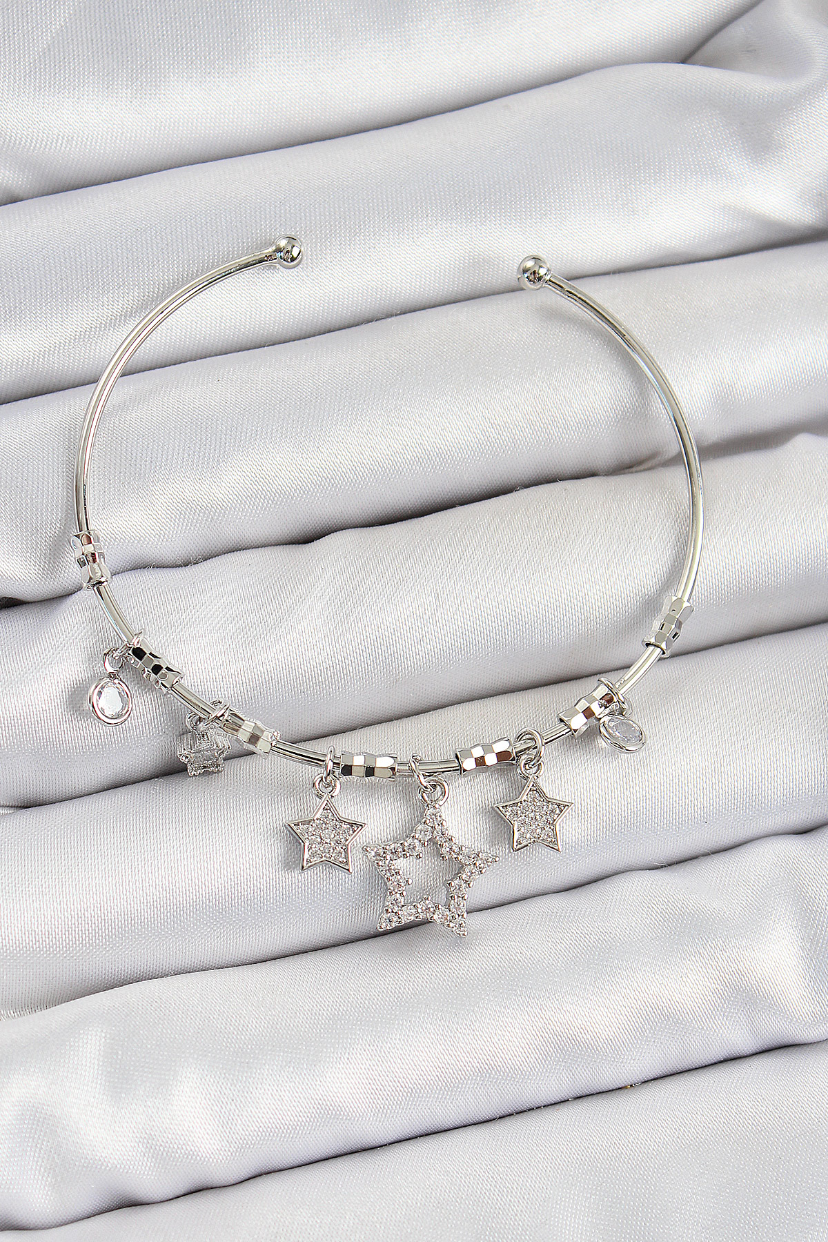 Pirinç Zirkon Taşlı Yıldız Model Gümüş Renk Charm Bileklik - Lisinya