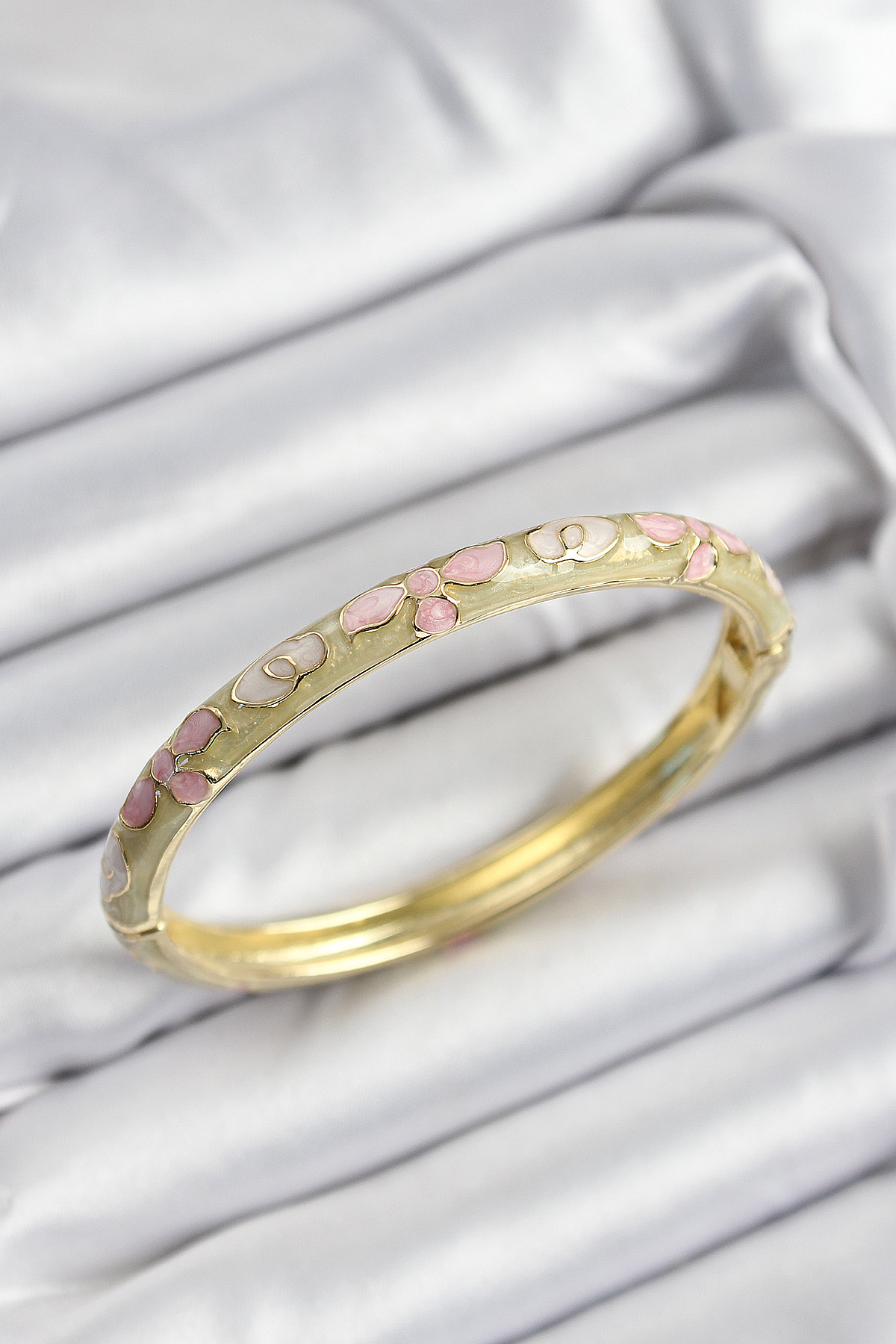 Mineli Pirinç Pembe Hardal Ve Krem Çiçek Motifli Gold Renk Kadın Kelepçe - Lisinya