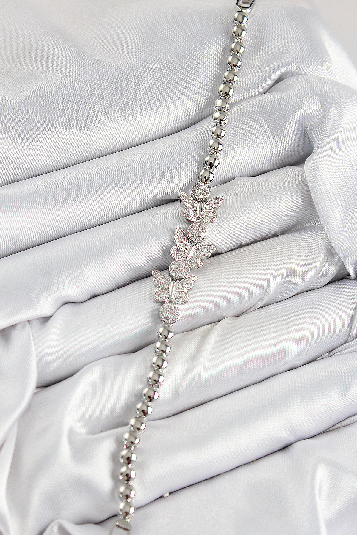 Pirinç Zirkon Taşlı Kelebek Model Gümüş Renk Kadın Bileklik - Lisinya Pirinç Zirkon Taşlı Kelebek Model Gümüş Renk Kadın Bileklik - Lisinya