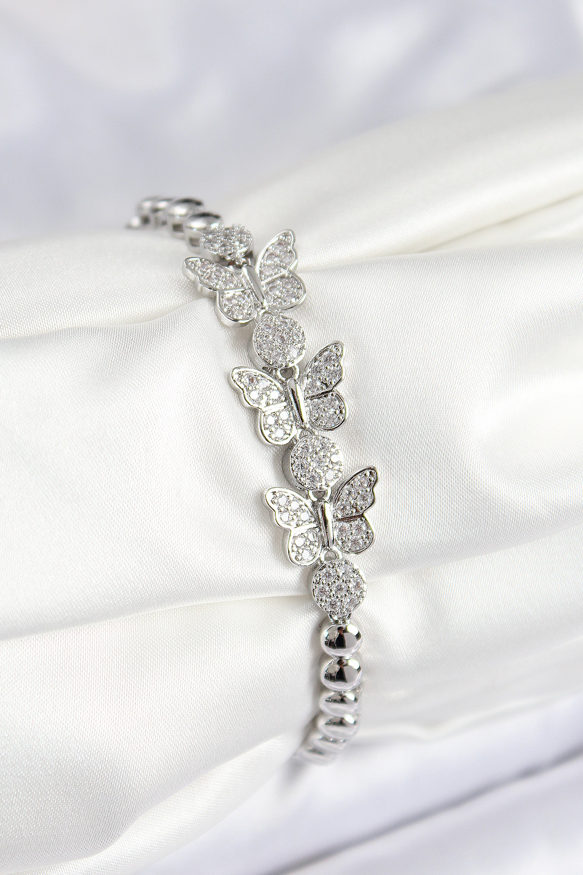 Pirinç Zirkon Taşlı Kelebek Model Gümüş Renk Kadın Bileklik - Lisinya