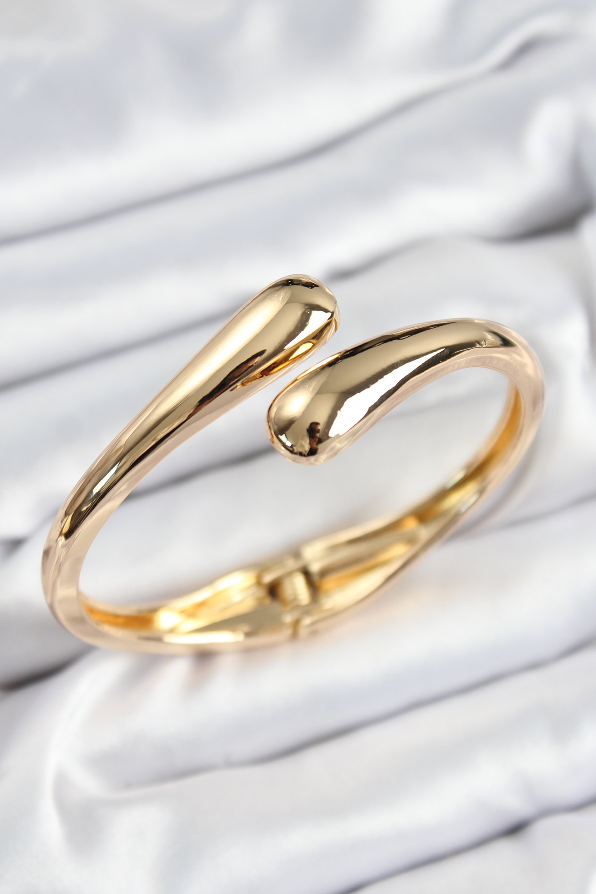 Pirinç Sarmal Model Gold Renk Kadın Kelepçe - Lisinya