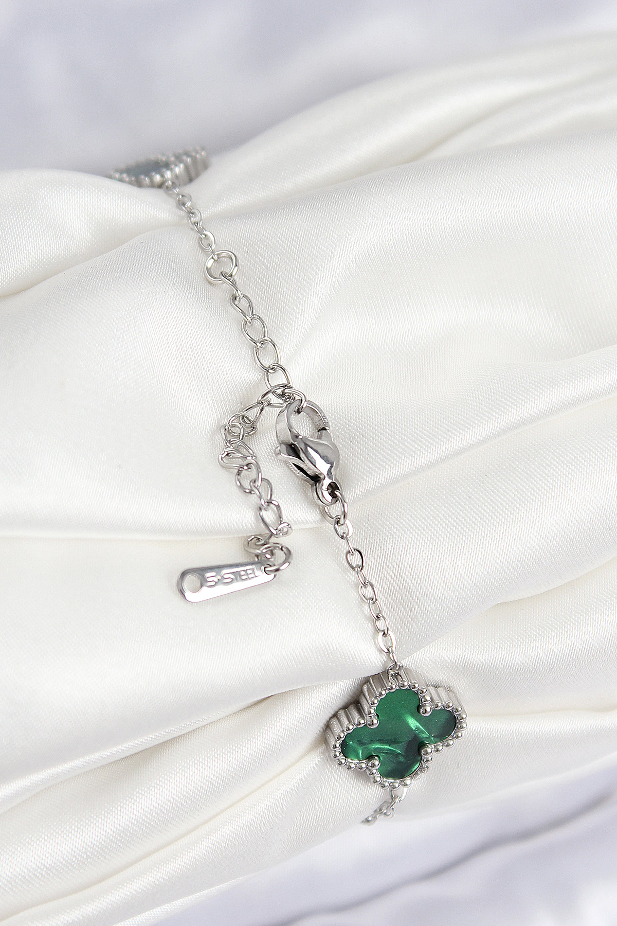 316L Çelik Sedefli Zümrüt Yeşil Gümüş Renk Yonca Kadın Bileklik - Lisinya