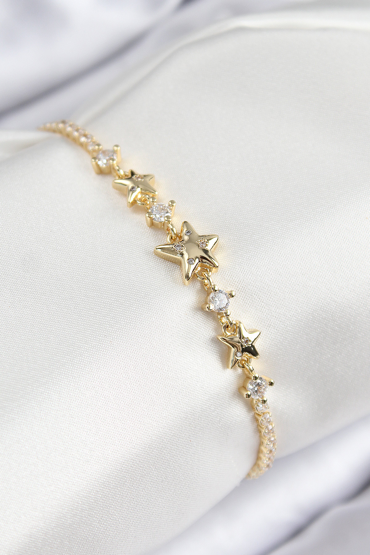 Pirinç Zirkon Taşlı Yıldız Model Gold Renk Kadın Bileklik - Lisinya