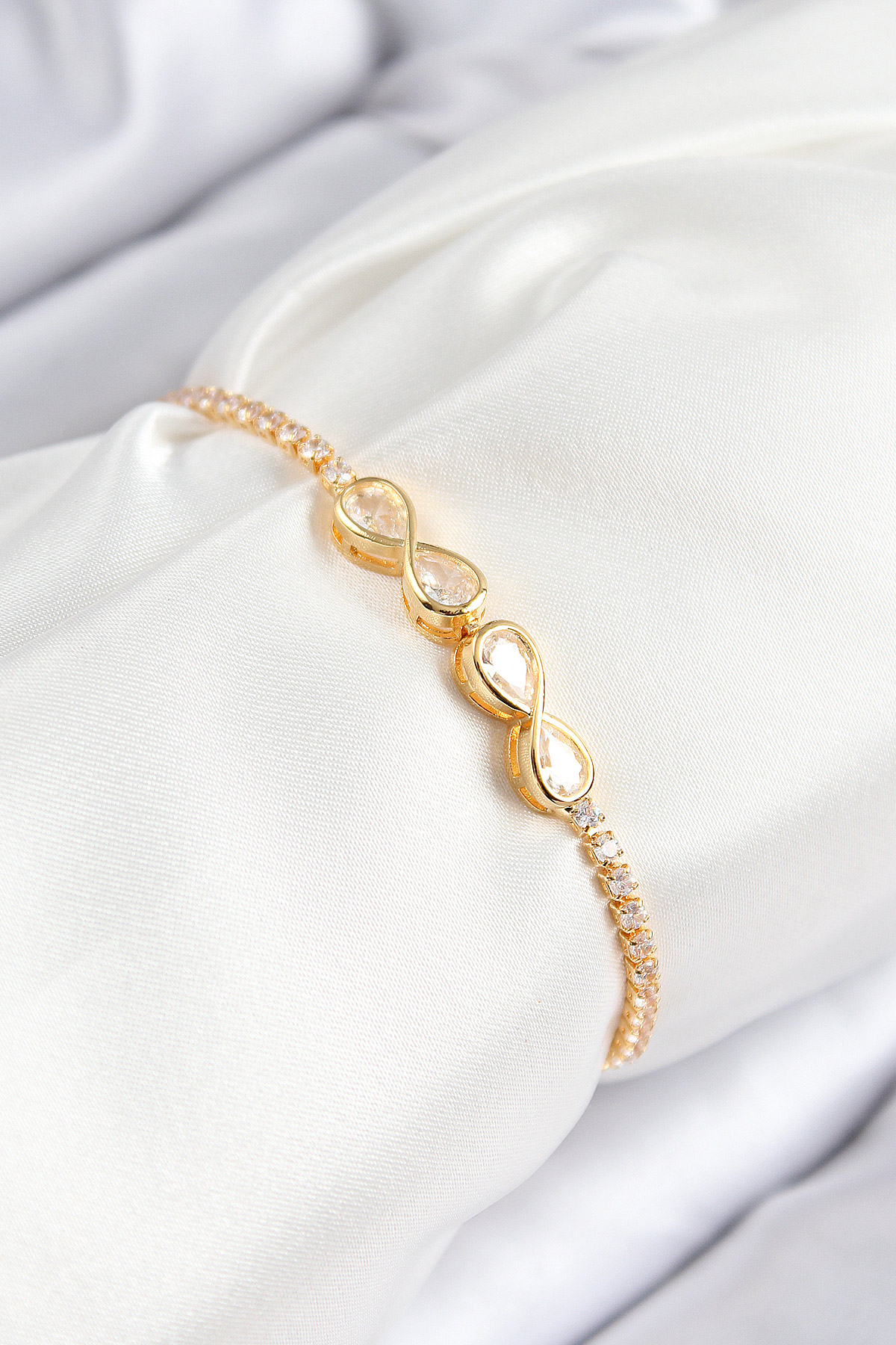 Pirinç Zirkon Taşlı Sonsuzluk Model Gold Renk Asansörlü Kadın Bileklik - Lisinya