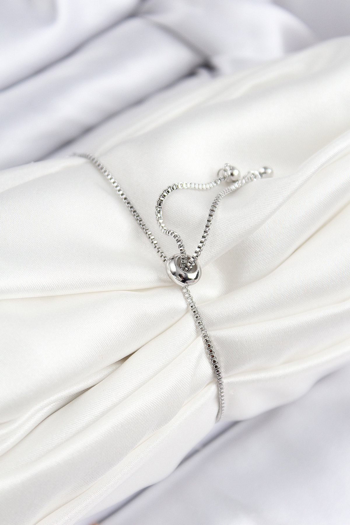 Pirinç Zirkon Taşlı Kelebek Model Gümüş Renk Asansörlü Kadın Bileklik - Lisinya