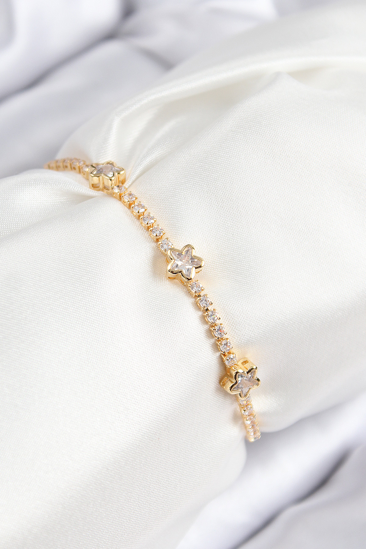 Pirinç Zirkon Taşlı Yıldız Model Gold Renk Asansörlü Kadın Bileklik - Lisinya
