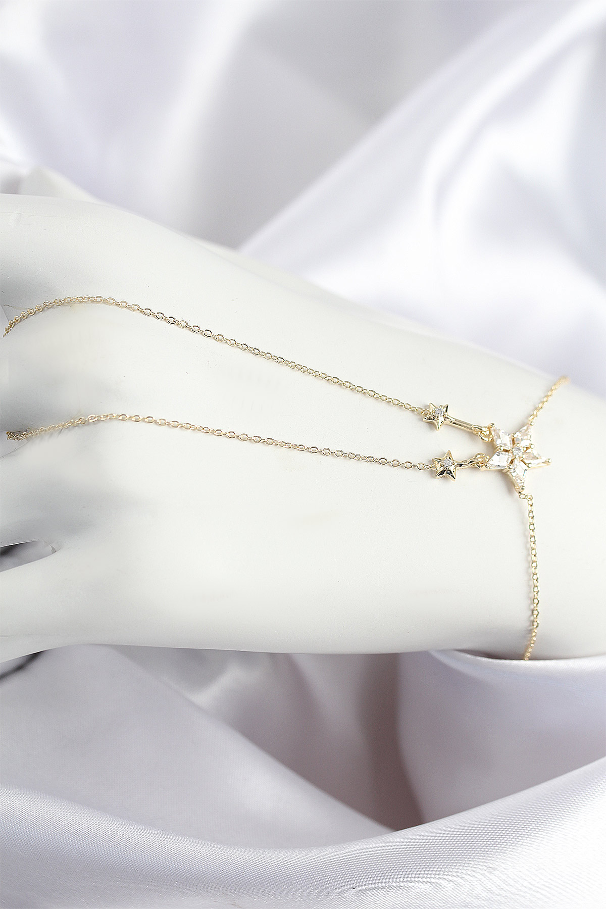 Pirinç Zirkon Taşlı Yıldız Model Gold Renk Şahmeran - Lisinya Pirinç Zirkon Taşlı Yıldız Model Gold Renk Şahmeran - Lisinya