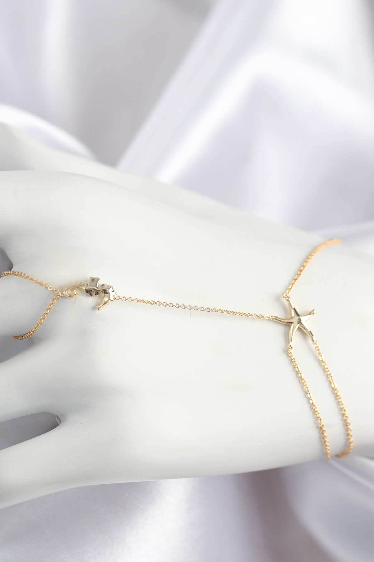 Pirinç Zirkon Taşlı Deniz Atı Ve Yıldız Model Gold Renk Şahmeran - Lisinya