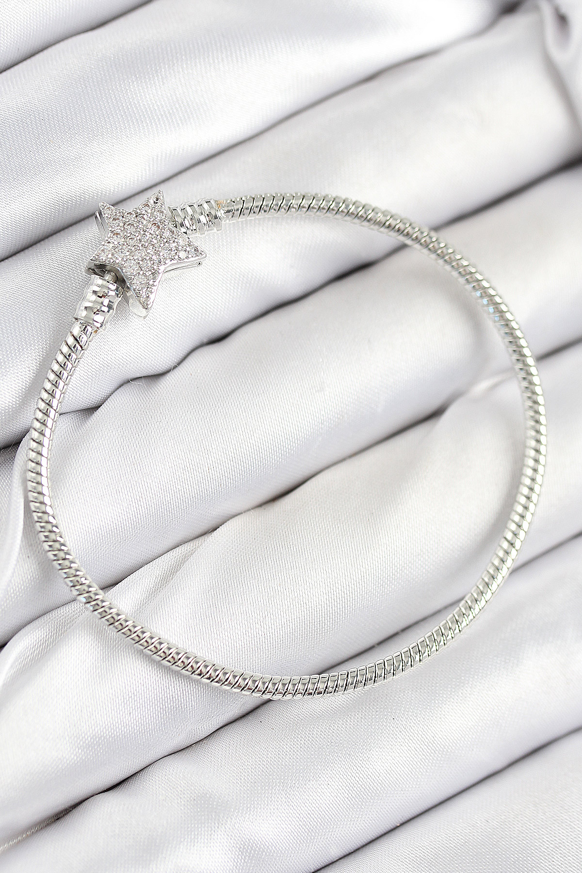 Pirinç Charm Zirkon Taşlı Yıldız Model Gümüş Renk Kadın Bileklik - Lisinya