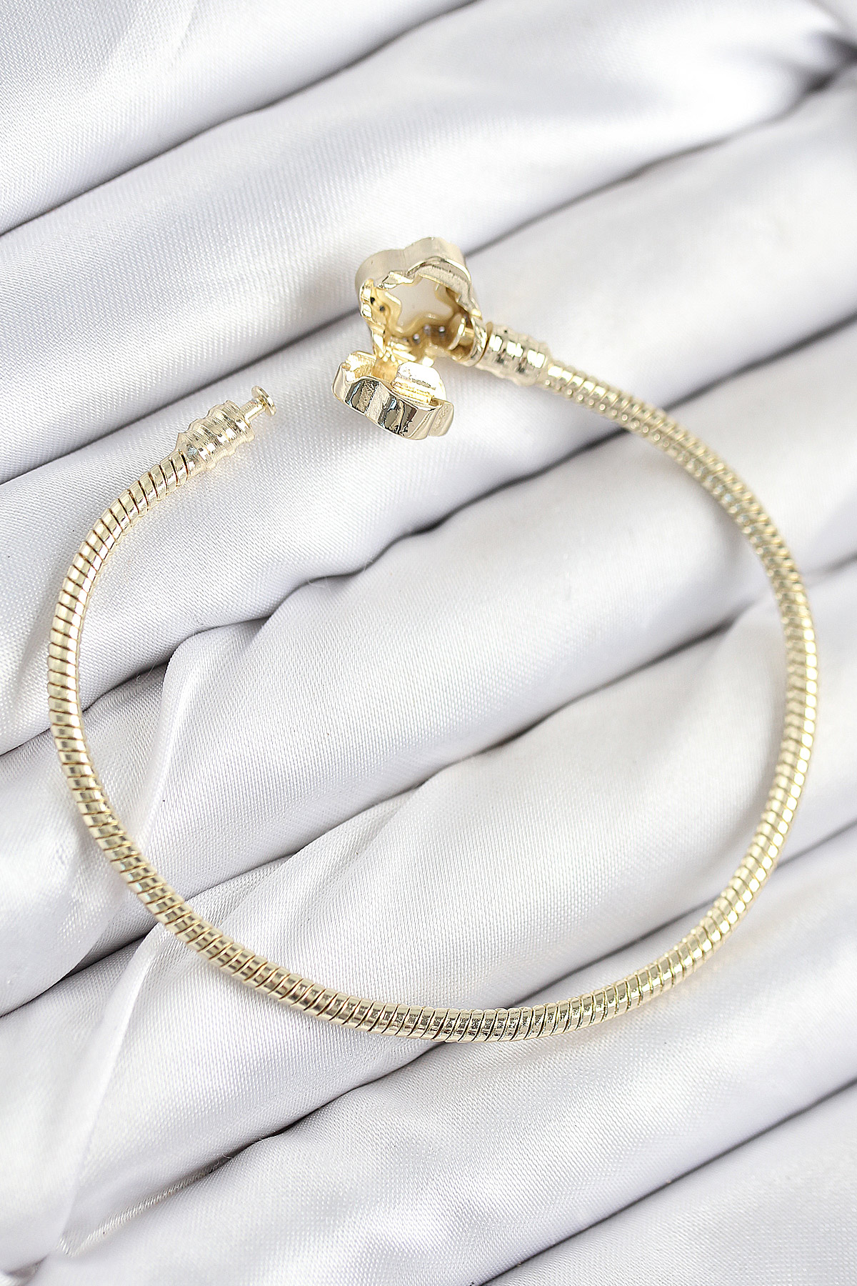 Pirinç Charm Zirkon Taşlı Yonca Model Gold Renk Kadın Bileklik - Lisinya