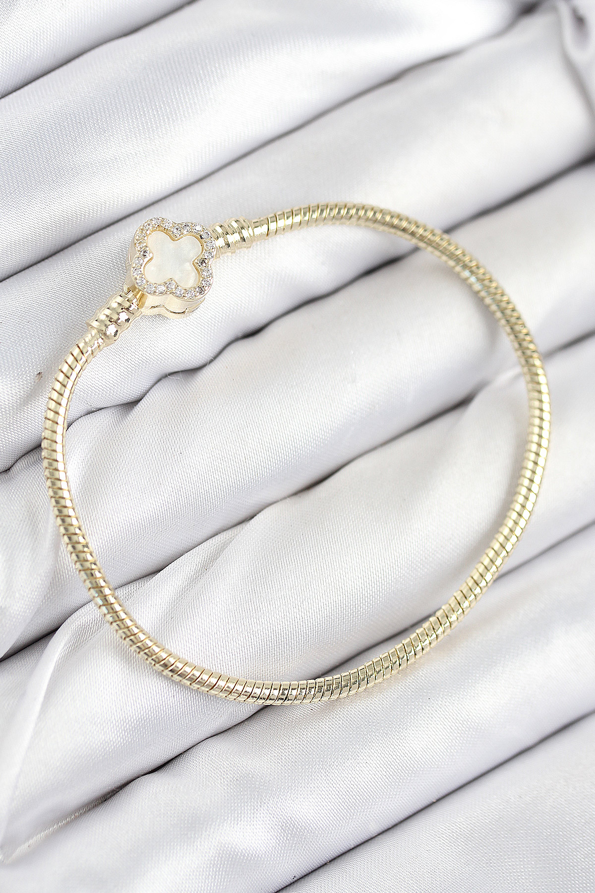 Pirinç Charm Zirkon Taşlı Yonca Model Gold Renk Kadın Bileklik - Lisinya