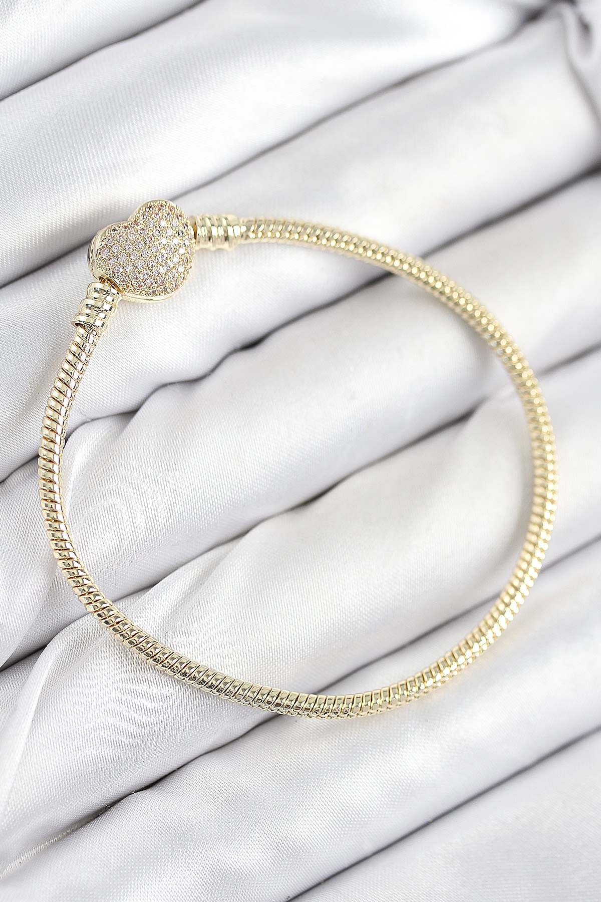 Pirinç Charm Zirkon Taşlı Kalp Model Gold Renk Kadın Bileklik - Lisinya Pirinç Charm Zirkon Taşlı Kalp Model Gold Renk Kadın Bileklik - Lisinya
