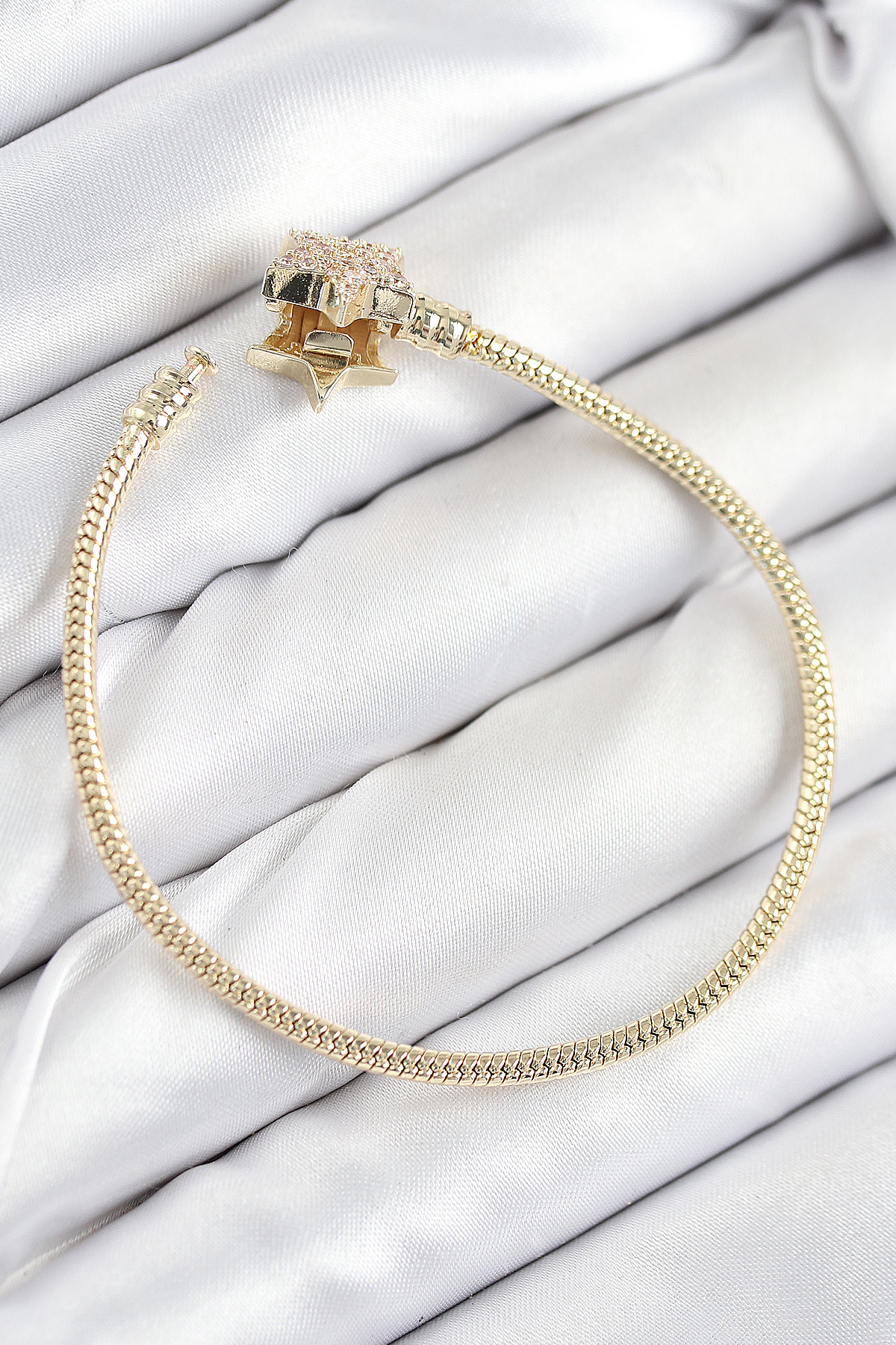 Pirinç Charm Zirkon Taşlı Yıldız Model Gold Renk Kadın Bileklik - Lisinya