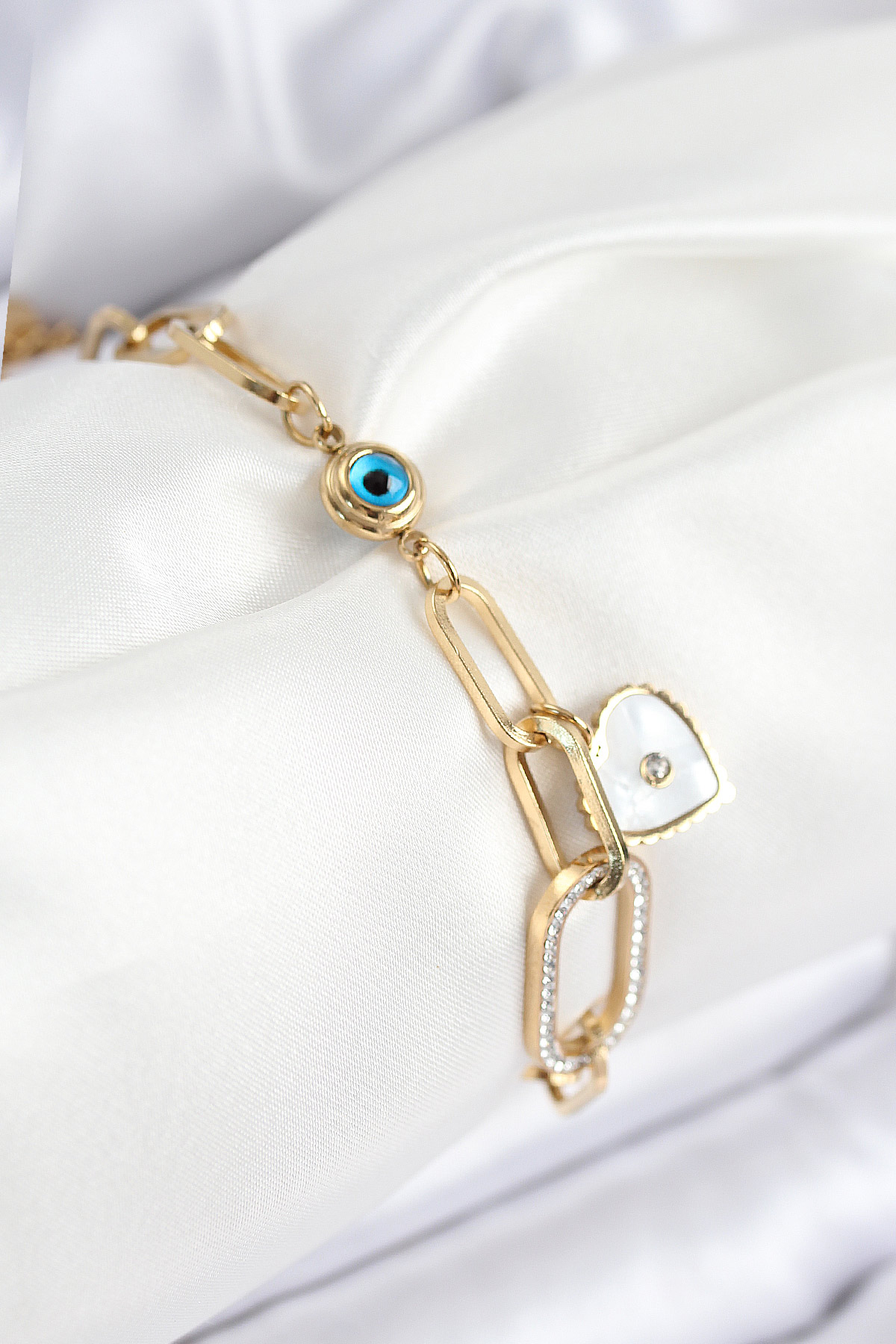 316L Çelik Nazar Boncuğu Ve Zirkon Taşlı Kalp Model Gold Renk Kadın Bileklik - Lisinya