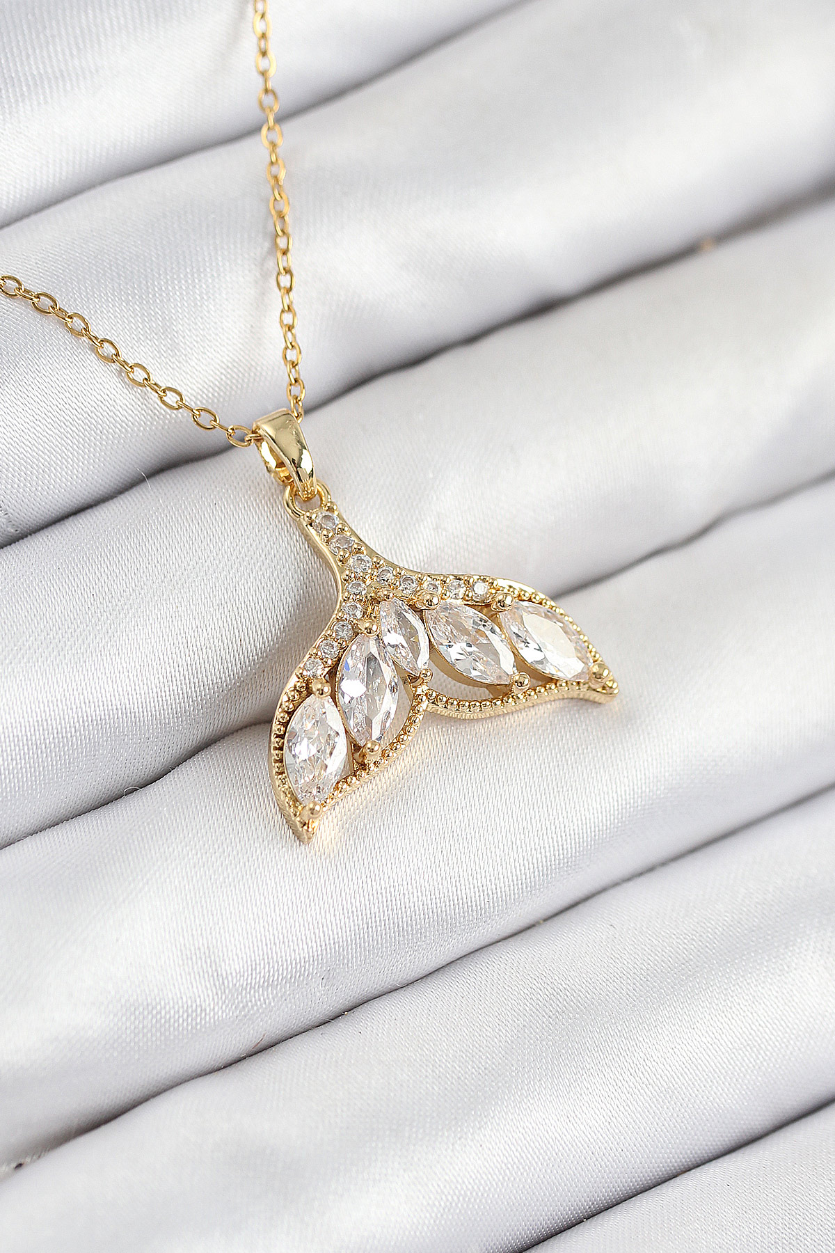 316L Çelik Zirkon Taşlı Balık Kuyruğu Model Gold Renk Kadın Kolye - Lisinya