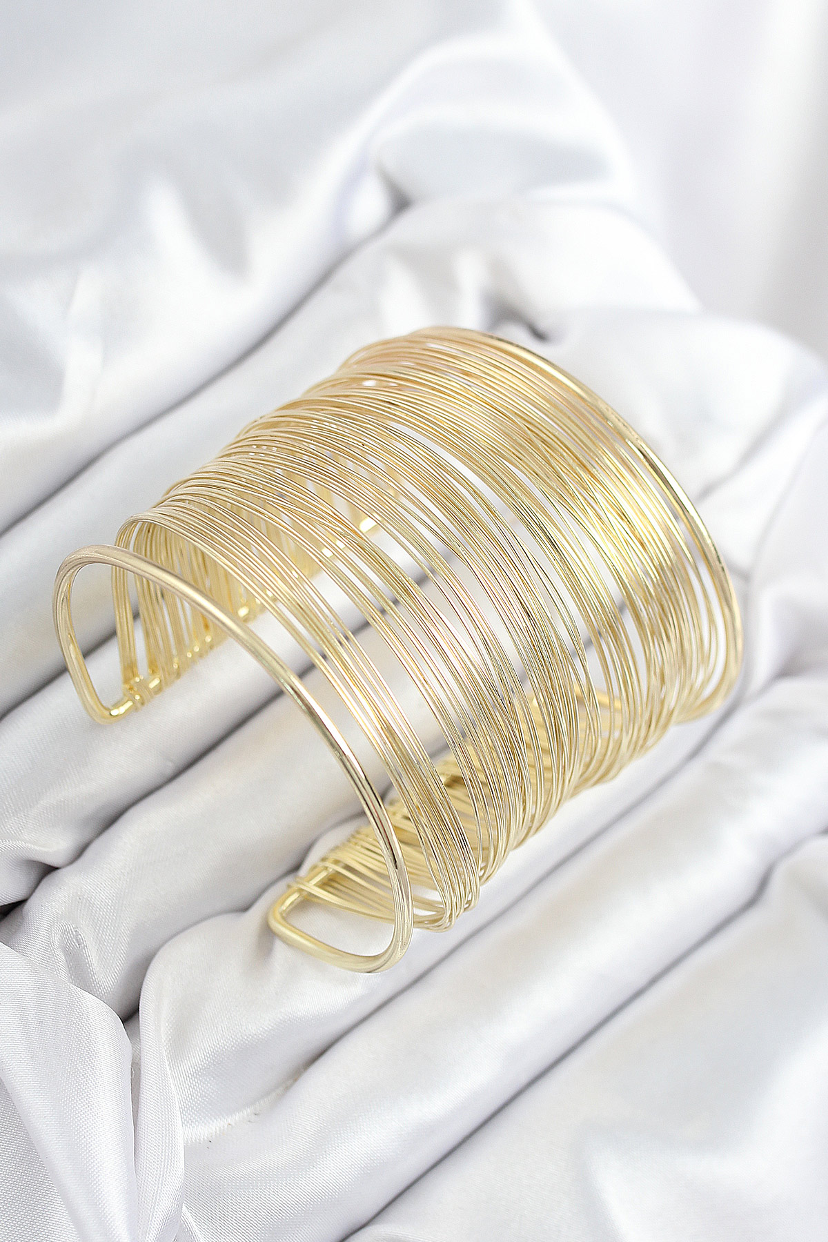 Pirinç Tel Sarma Model Gold Renk Kadın Bileklilk - Lisinya
