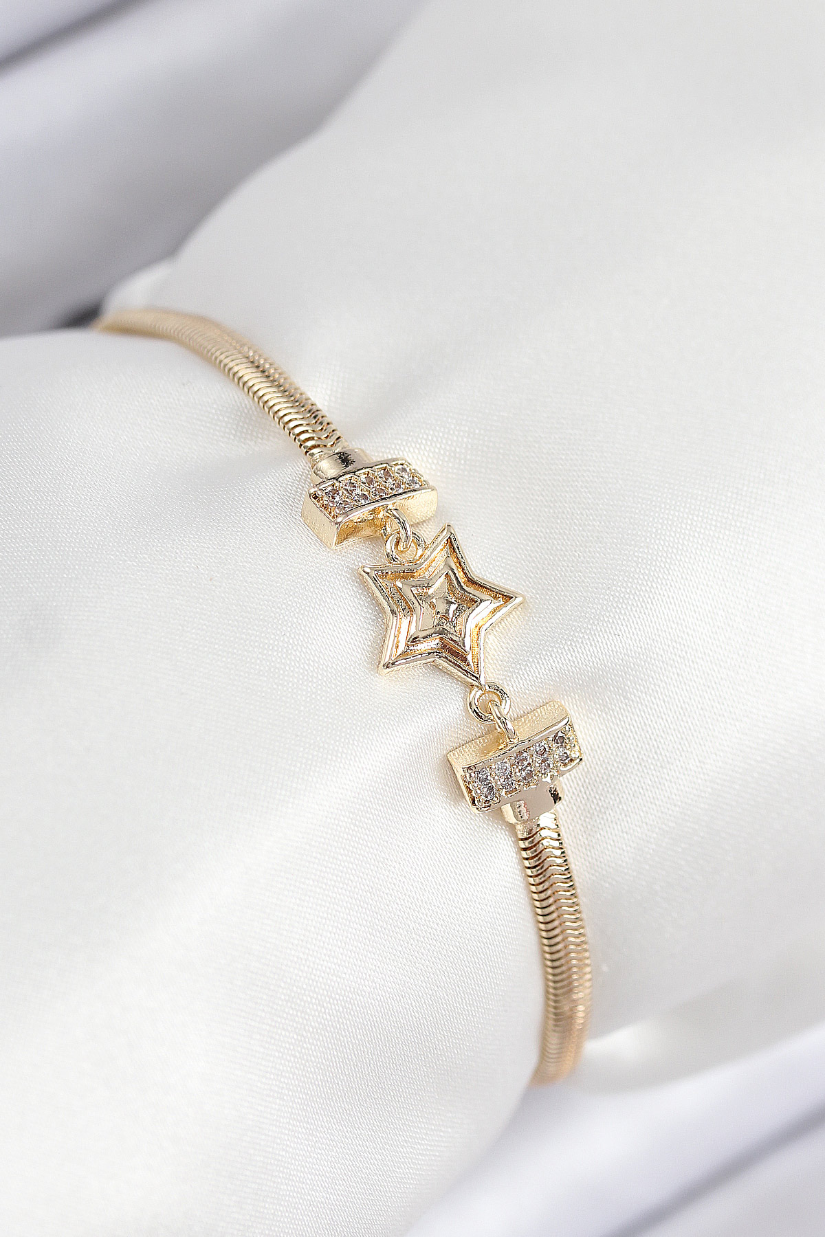 Pirinç Zirkon Taşlı Yıldız Model Gold Renk Kadın Bileklik - Lisinya