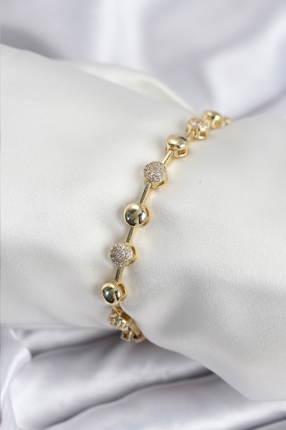Pirinç VIP Seri Gold Renk Topçuk Model Kadın Bileklik - Lisinya
