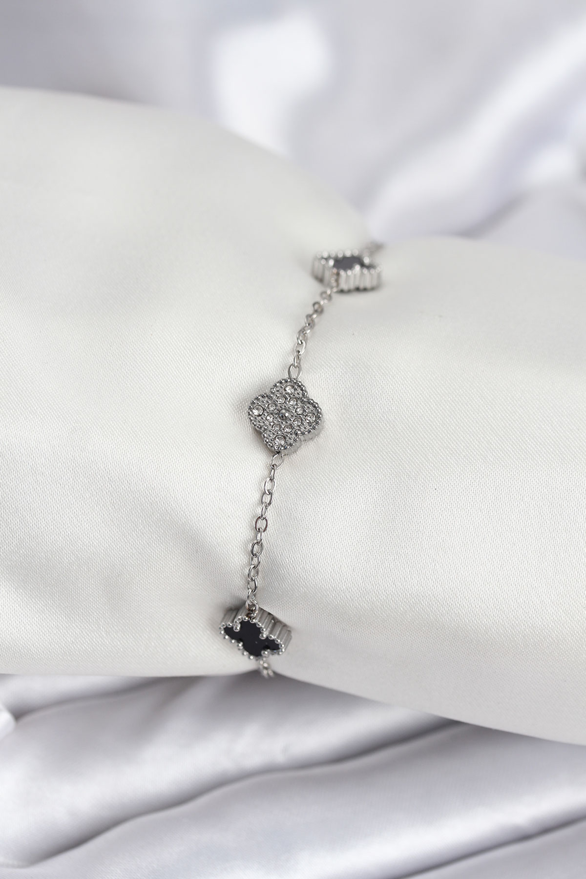 316L Çelik Gümüş Renk Siyah ve Zirkon Taşlı Baby Boy Yonca Kadın Bileklik - Lisinya