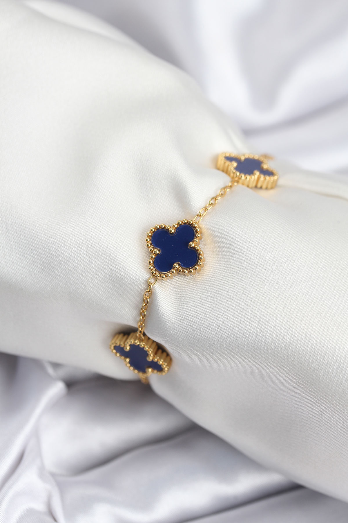 316L Çelik Zincir Gold Renk Lacivert Yonca Kadın Bileklik - Lisinya