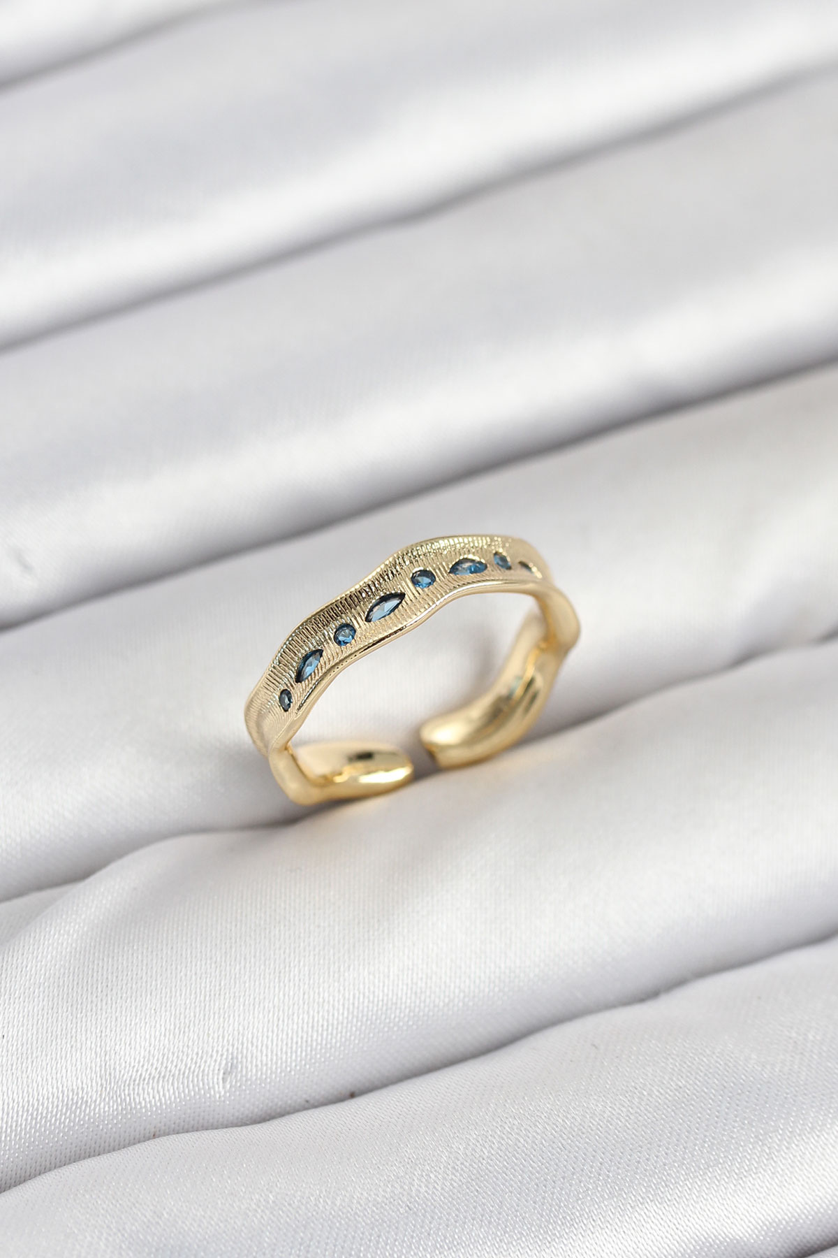 Pirinç Gold Renk Zirkon Taşlı Vintage Kadın Yüzük - Lisinya Pirinç Gold Renk Zirkon Taşlı Vintage Kadın Yüzük - Lisinya