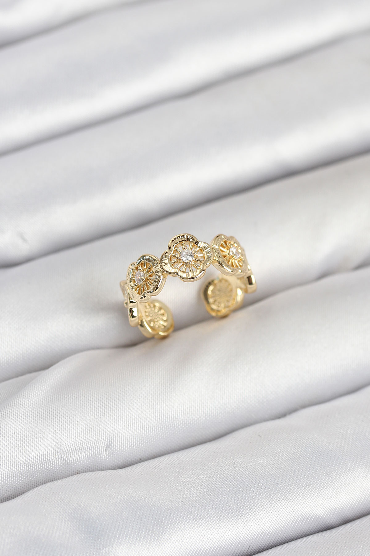 Pirinç Gold Renk Yonca Model Kadın Yüzük - Lisinya Pirinç Gold Renk Yonca Model Kadın Yüzük - Lisinya