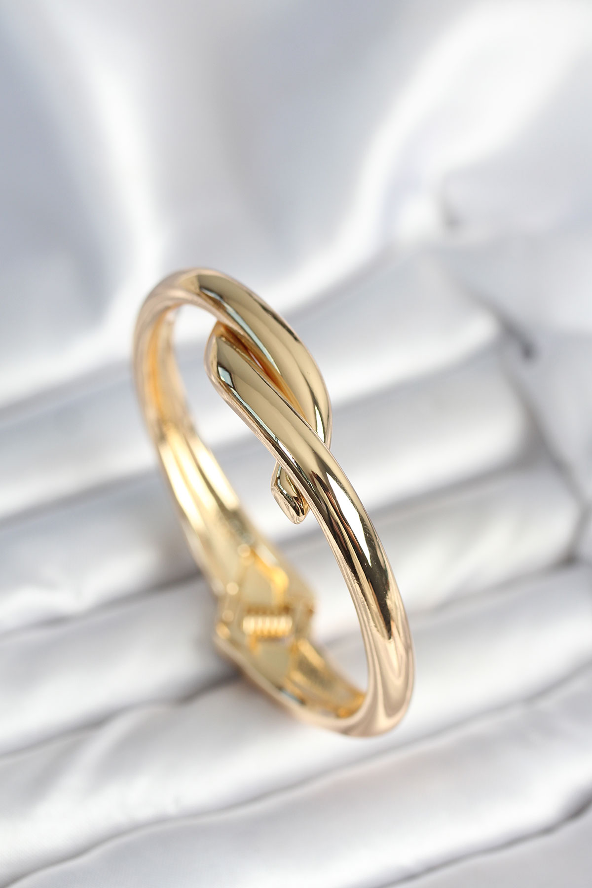 Pirinç Gold Renk Sarmal Model Kelepçe Bileklik - Lisinya Pirinç Gold Renk Sarmal Model Kelepçe Bileklik - Lisinya