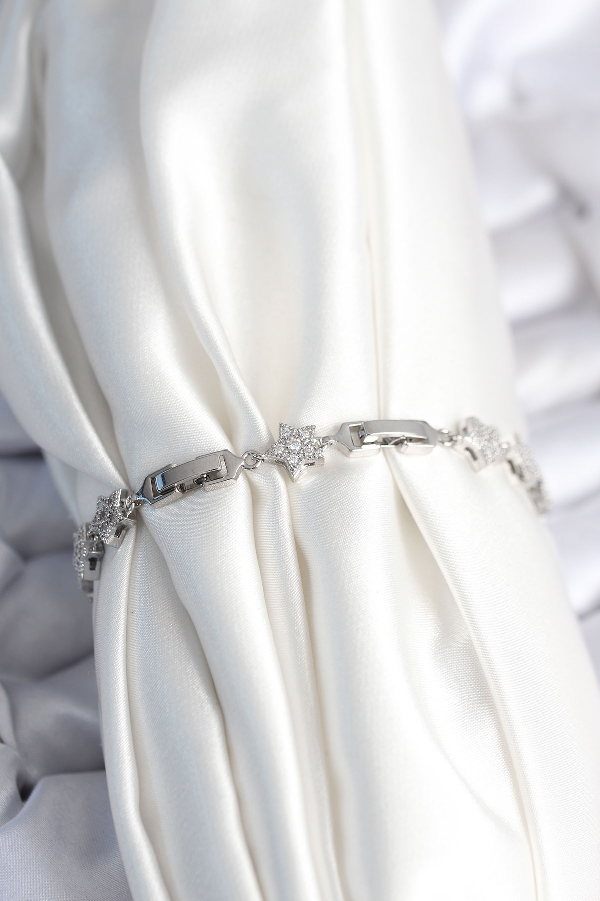 Pirinç Gümüş Renk Yıldız Model Kadın Bileklik - Lisinya