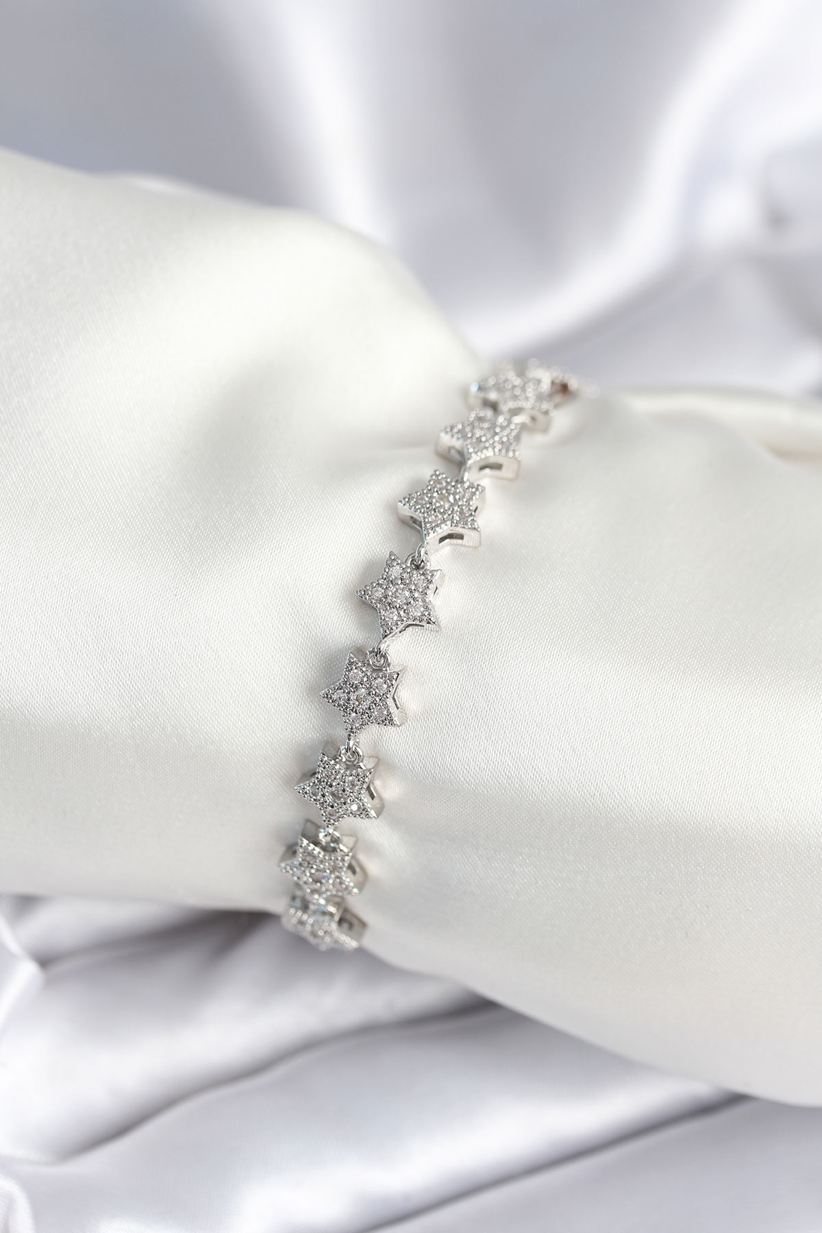 Pirinç Gümüş Renk Yıldız Model Kadın Bileklik - Lisinya