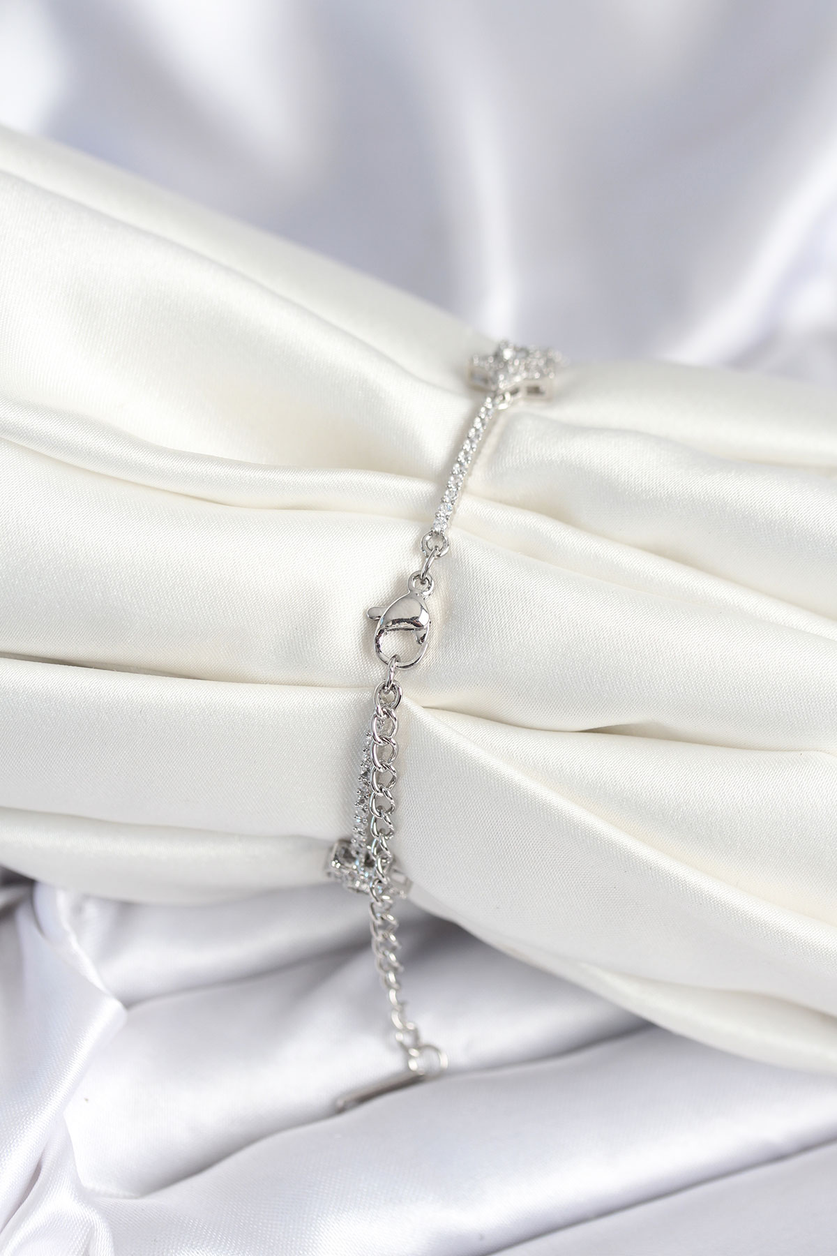 Pirinç Gümüş Renk Yıldız Model Kadın Bileklik - Lisinya