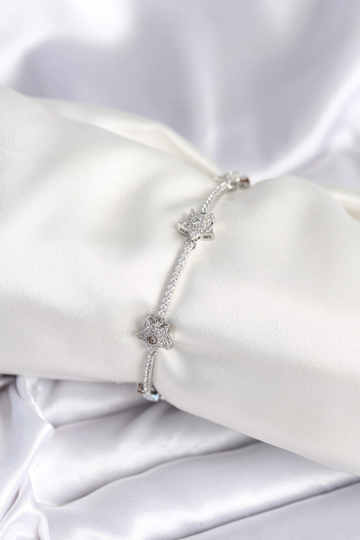 Pirinç Gümüş Renk Yıldız Model Kadın Bileklik - Lisinya