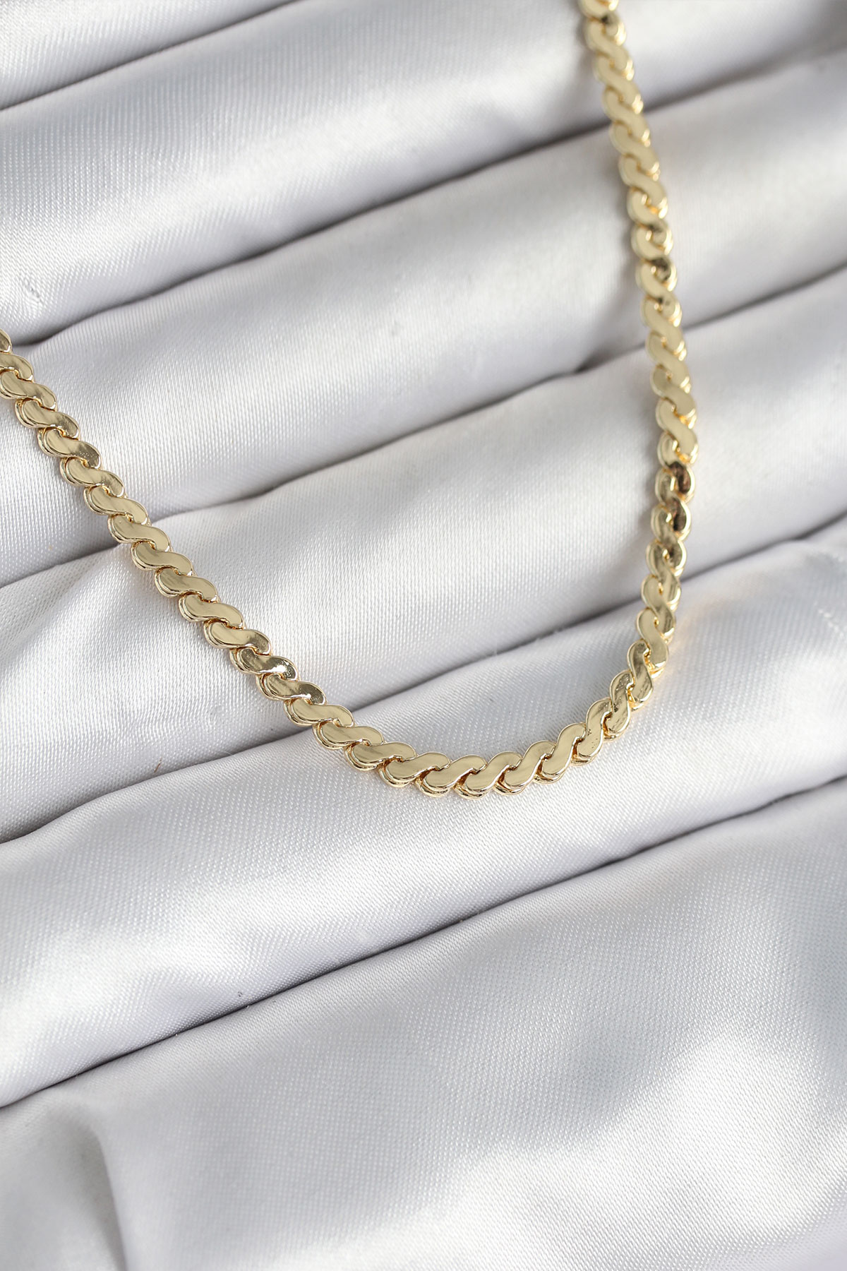 60 cm Gold Renk Pirinç Yassı Zincir Model Kadın Kolye - Lisinya