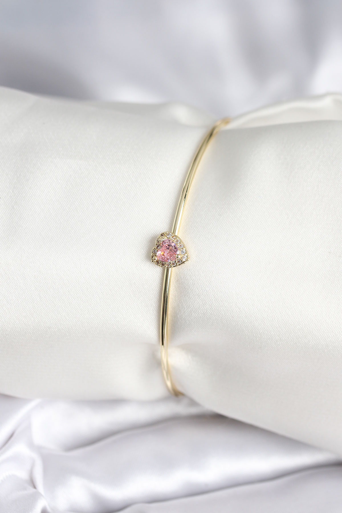 Pembe Zirkon Taşlı Kalp Model Gold Renk Kadın Bileklik - Lisinya Pembe Zirkon Taşlı Kalp Model Gold Renk Kadın Bileklik - Lisinya