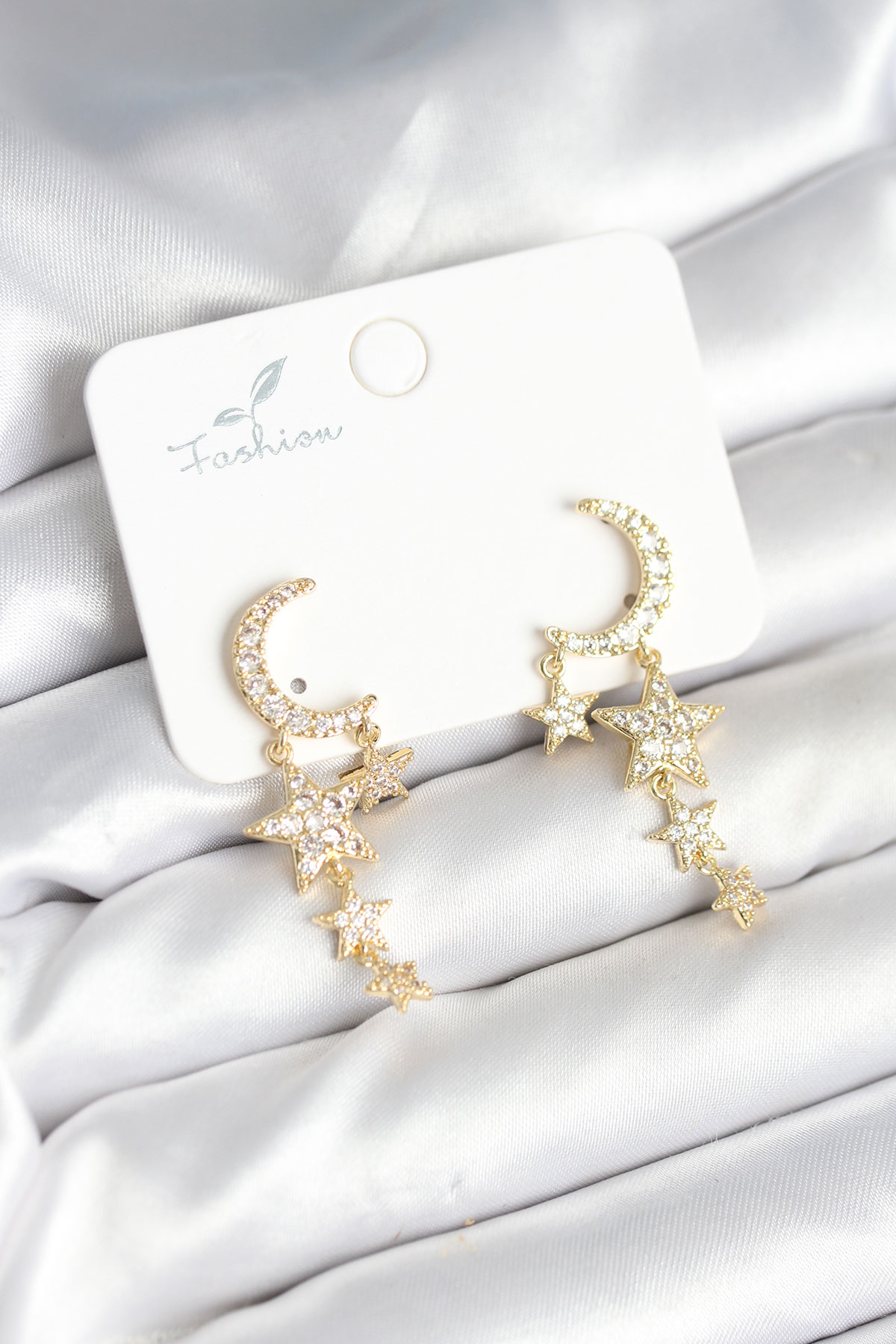 Ay ve Yıldız Model Gold Renk Pirinç Kadın Küpe - Lisinya Ay ve Yıldız Model Gold Renk Pirinç Kadın Küpe - Lisinya