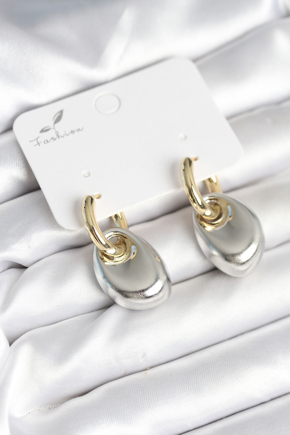 Pirinç Damla Model Gümüş Gold Renk Kadın Küpe - Lisinya Pirinç Damla Model Gümüş Gold Renk Kadın Küpe - Lisinya