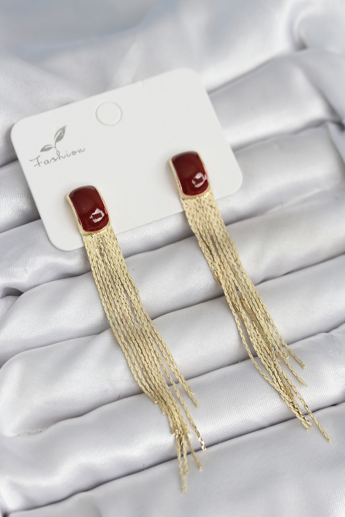 Sallantılı Bordo Mineli Gold Renk Kadın Küpe - Lisinya Sallantılı Bordo Mineli Gold Renk Kadın Küpe - Lisinya
