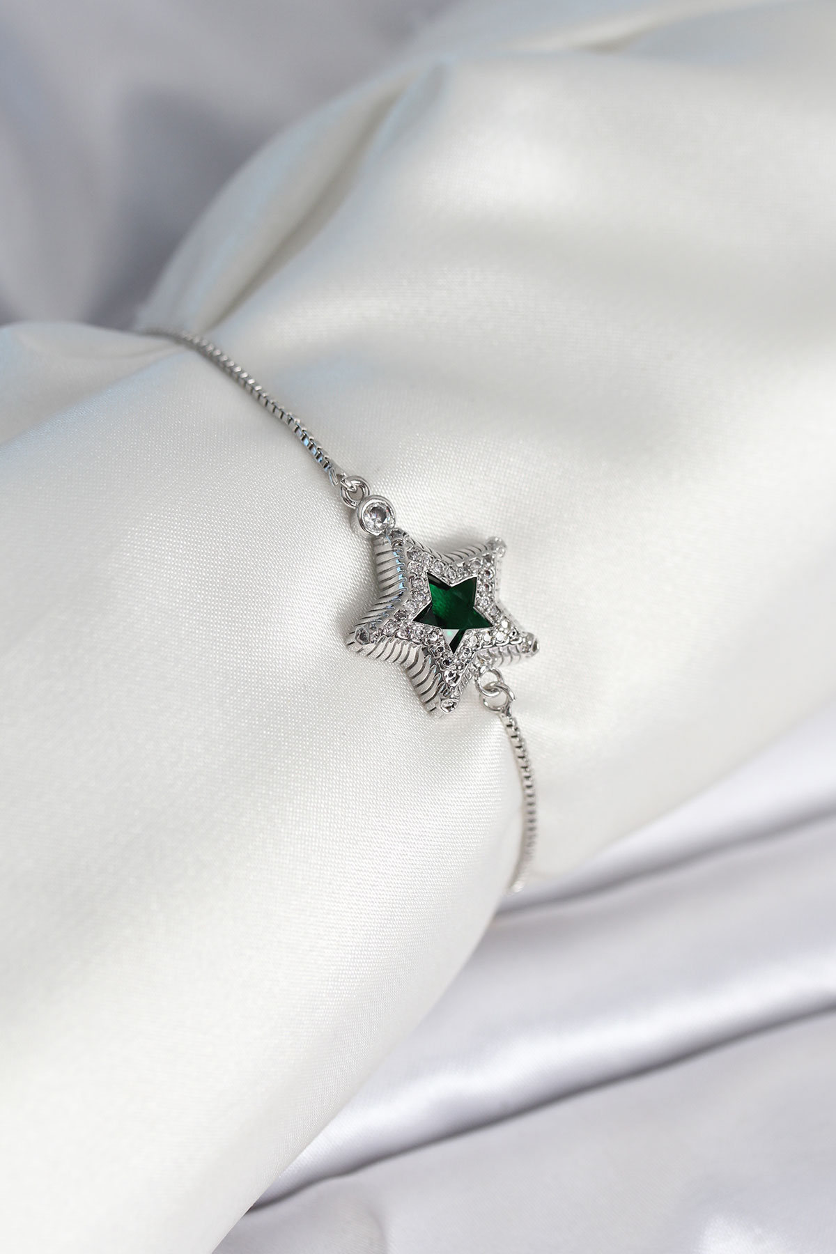 Yıldız Model Asansörlü Gümüş Renk Kadın Bileklik - Lisinya