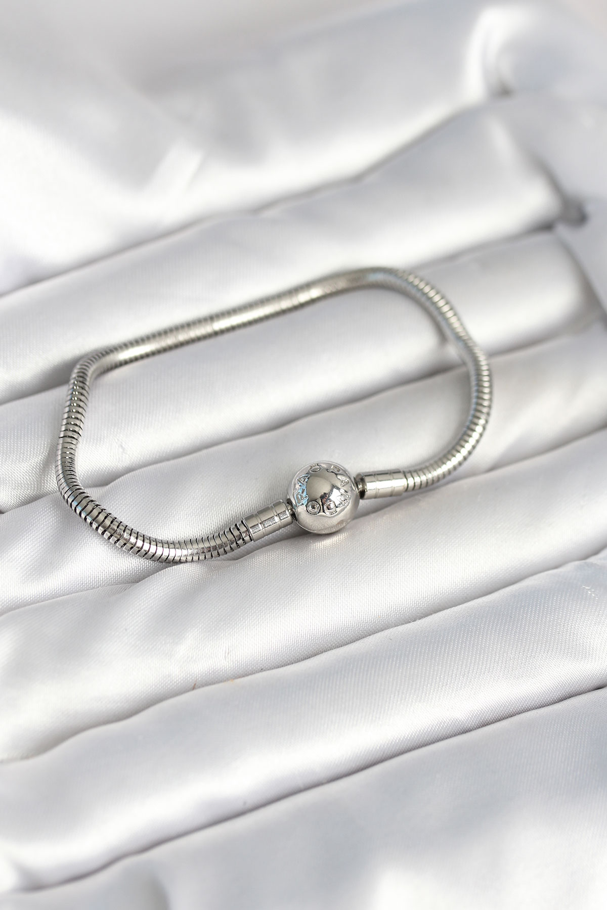 Gümüş Renk Pirinç Charm Bileklik - Lisinya