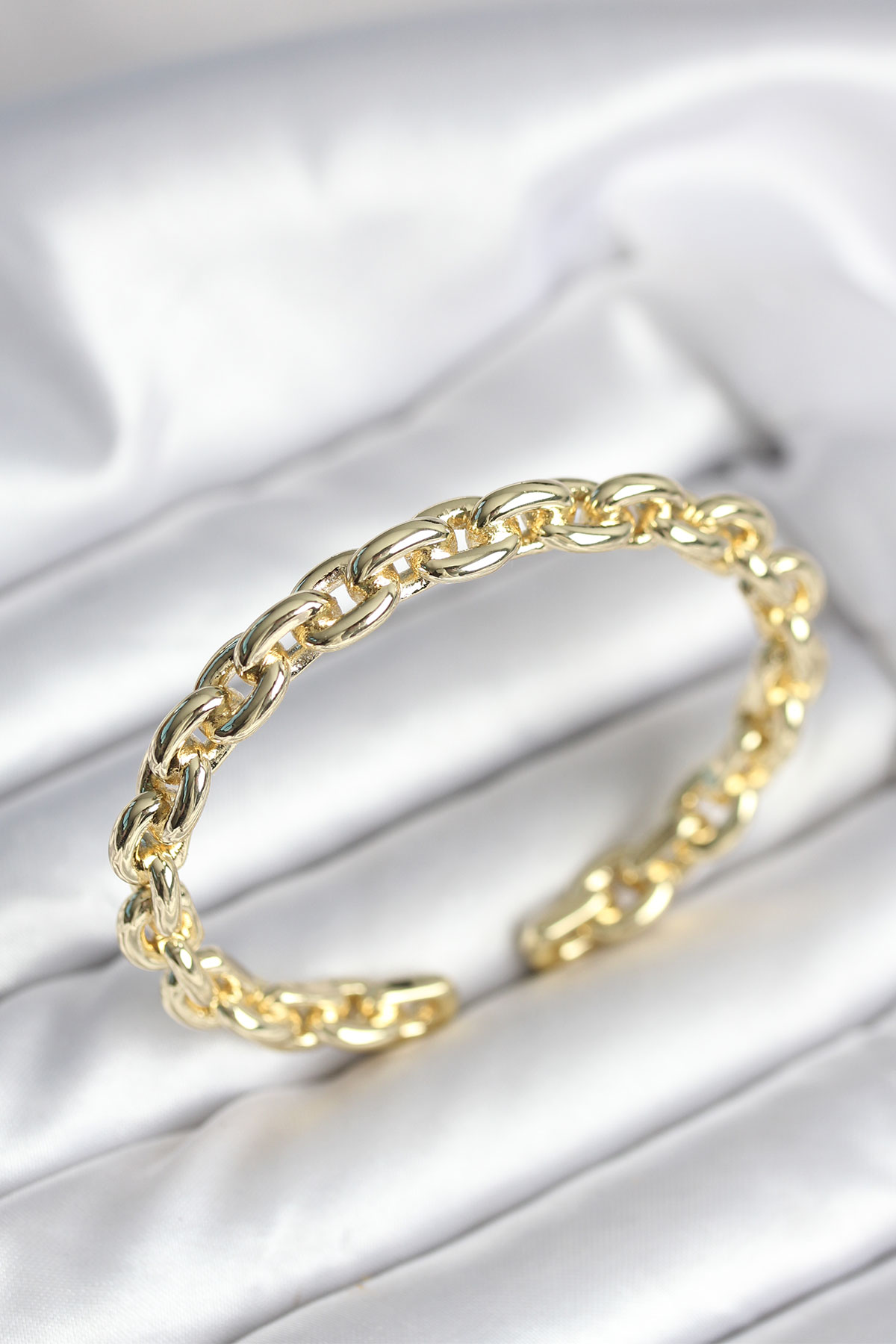 Zincir Model Gold Renk Pirinç Kadın Bileklik - Lisinya Zincir Model Gold Renk Pirinç Kadın Bileklik - Lisinya