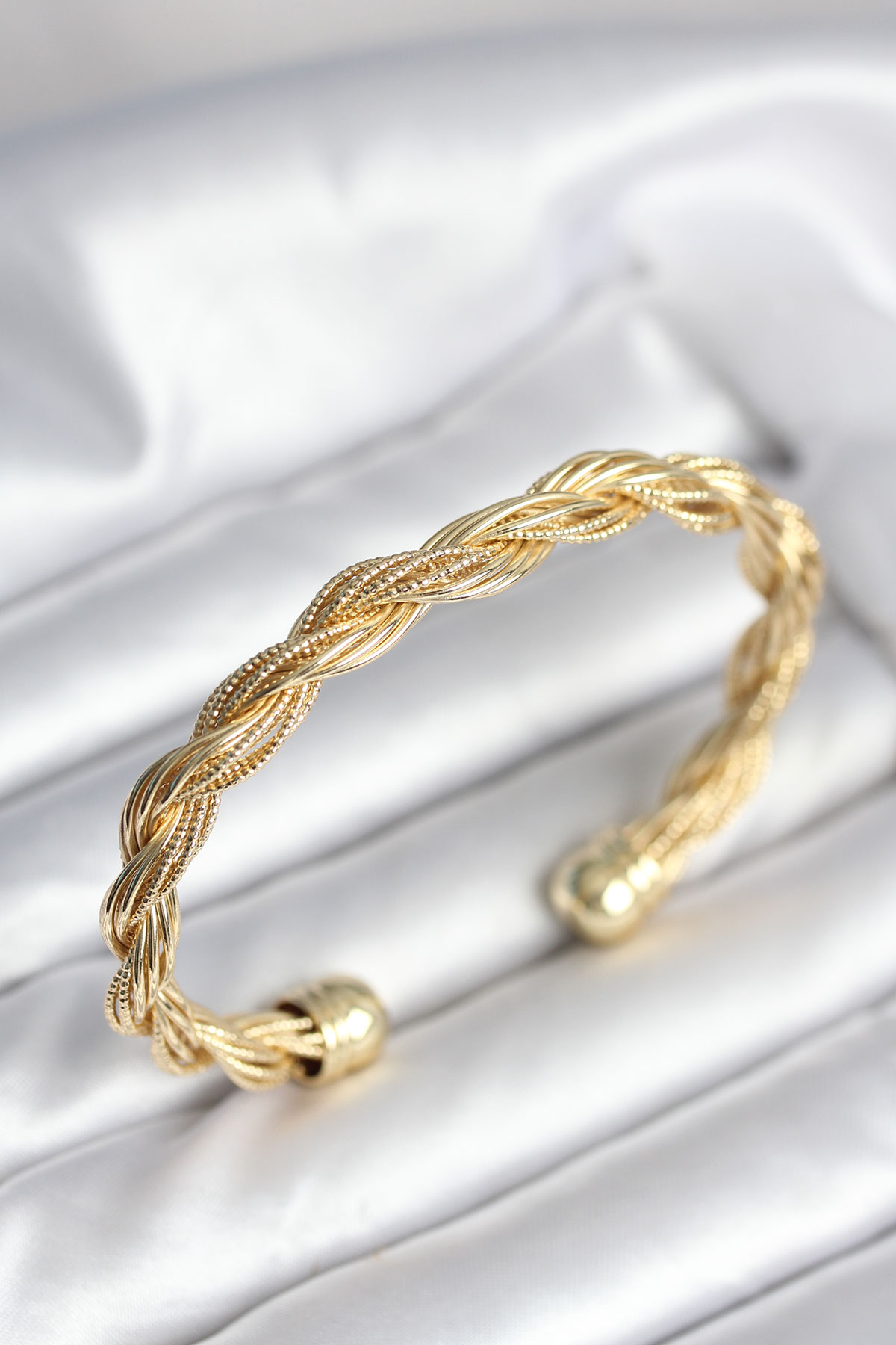 Burgu Zincir Model Gold Renk Kadın Vintage Bileklik - Lisinya Burgu Zincir Model Gold Renk Kadın Vintage Bileklik - Lisinya