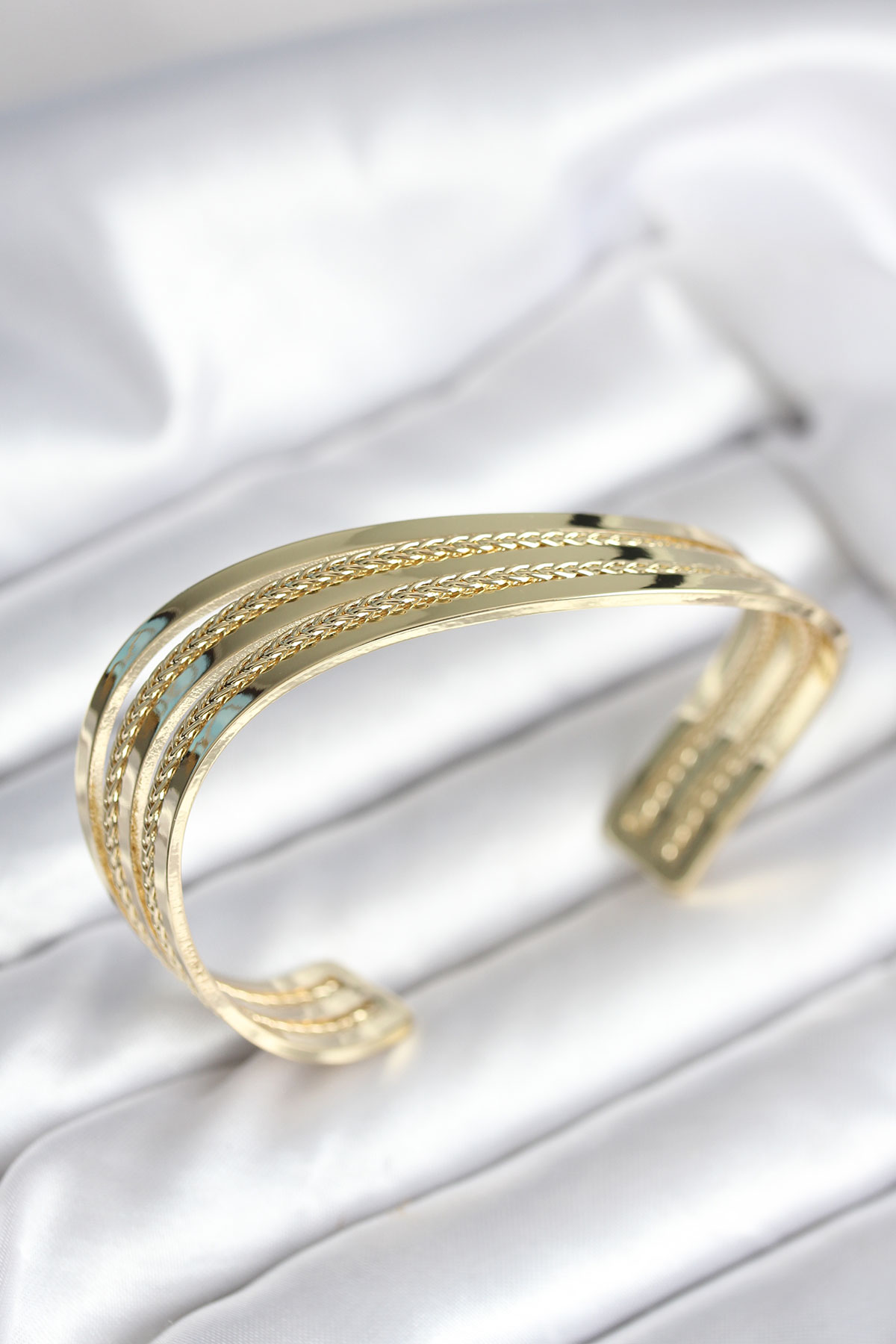 Eğik Şerit Model Gold Renk Pirinç Kadın Bileklik - Lisinya