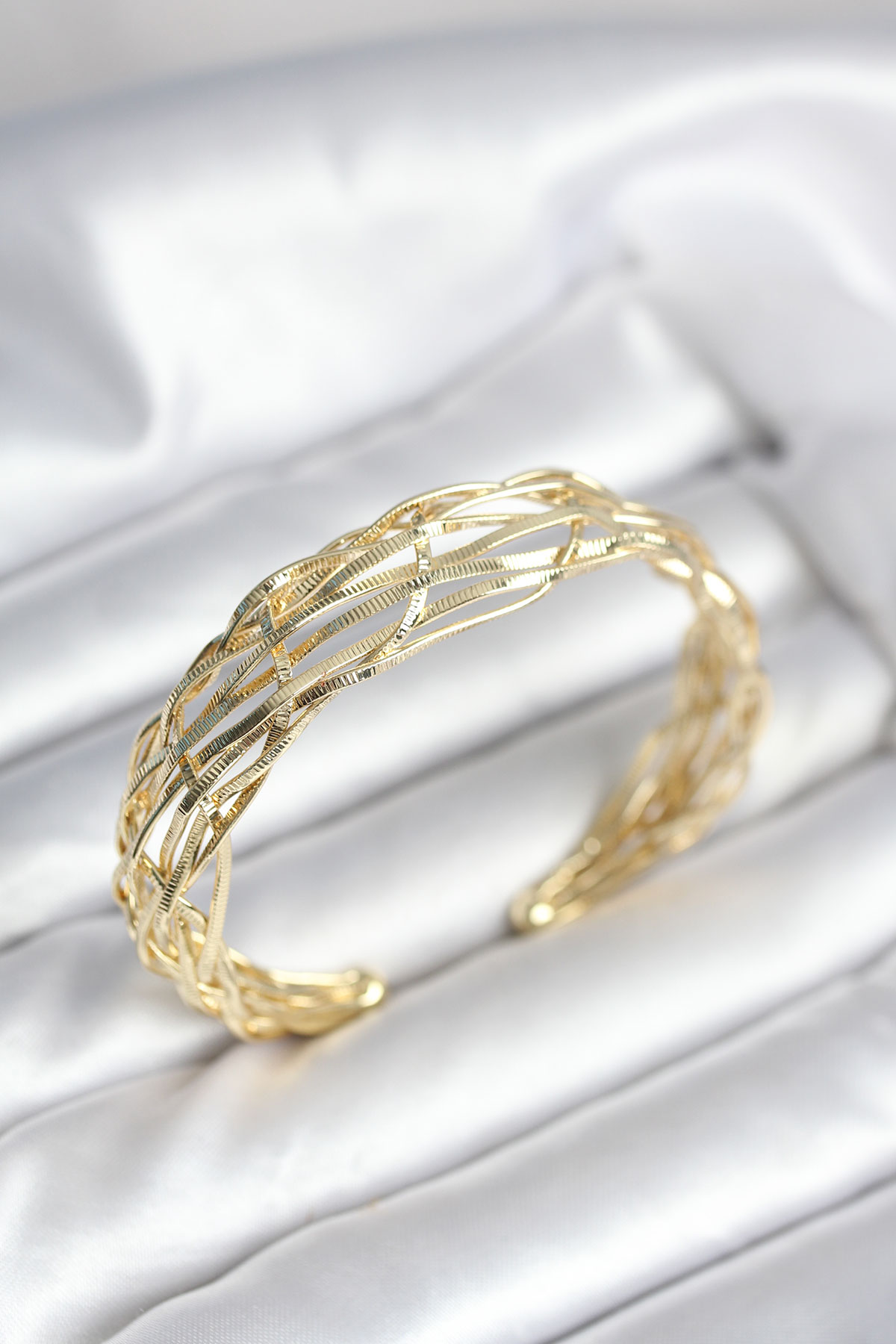 Gold Renk Pirinç Vintage Kadın Bileklik - Lisinya