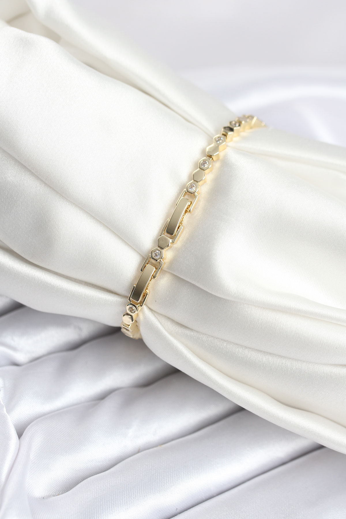 Pirinç Gold Renk İnce Petek Model Kadın Bileklik - Lisinya