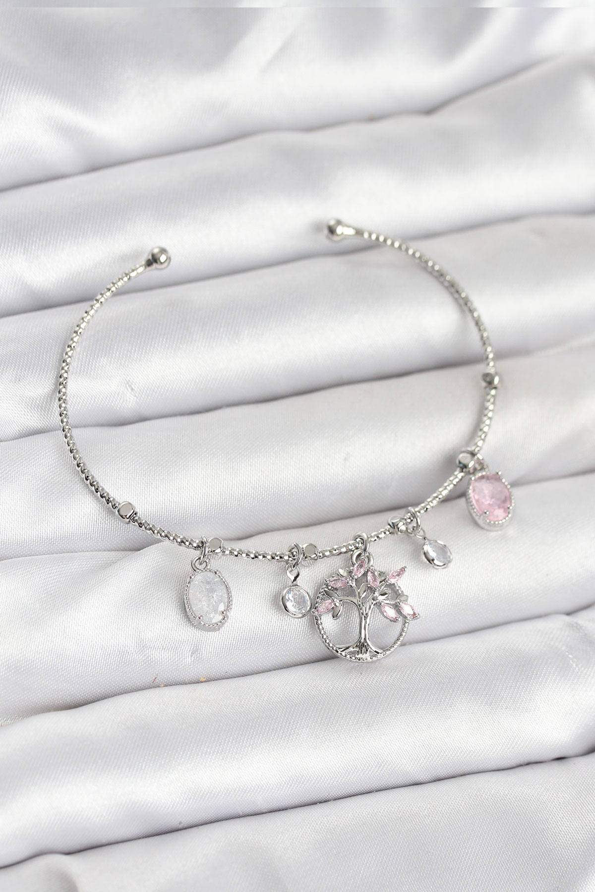 Hayat Ağacı Charmlı Gümüş Renk Pirinç Kadın Bileklik - Lisinya