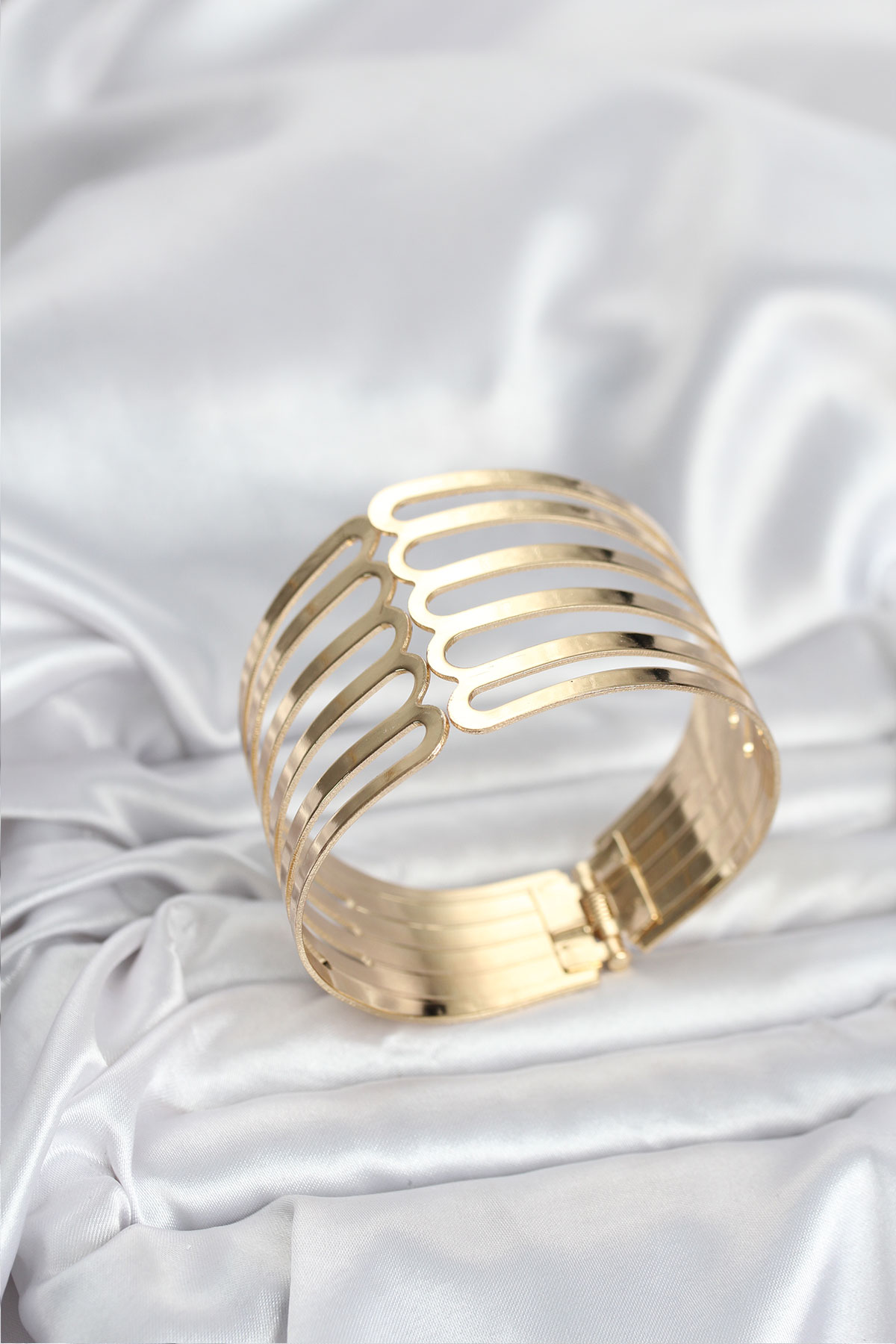 Gold Renk Pirinç Kaburga Model Kadın Bileklik - Lisinya