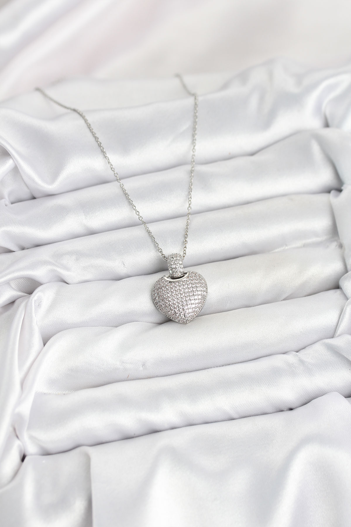 316L Çelik Zincir Gümüş Renk Zirkon Taşlı Kalpli Kadın Kolye - Lisinya