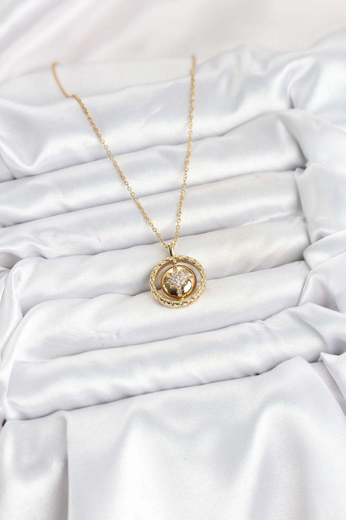 316L Çelik Zincir Gold Renk Kutup Yıldızı Model Kadın Kolye - Lisinya