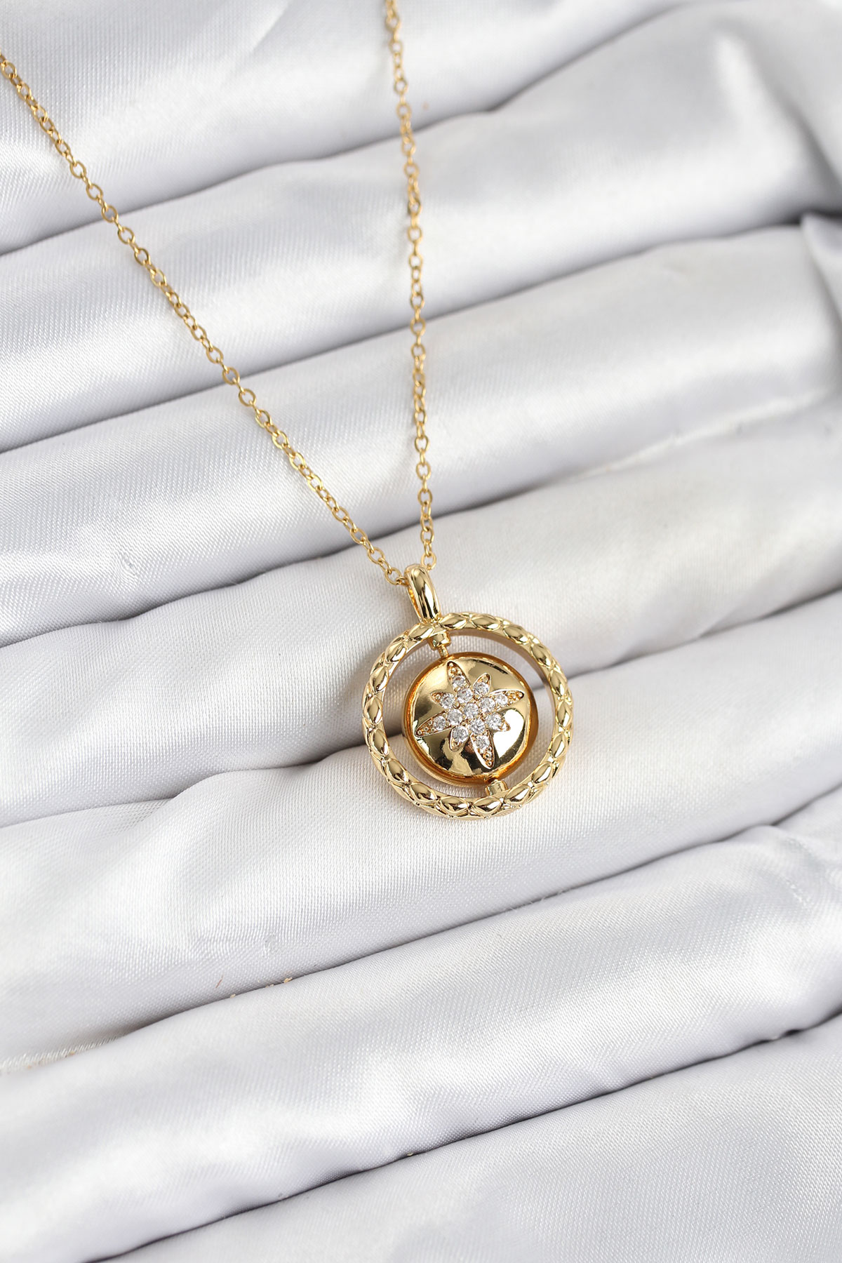 316L Çelik Zincir Gold Renk Kutup Yıldızı Model Kadın Kolye - Lisinya