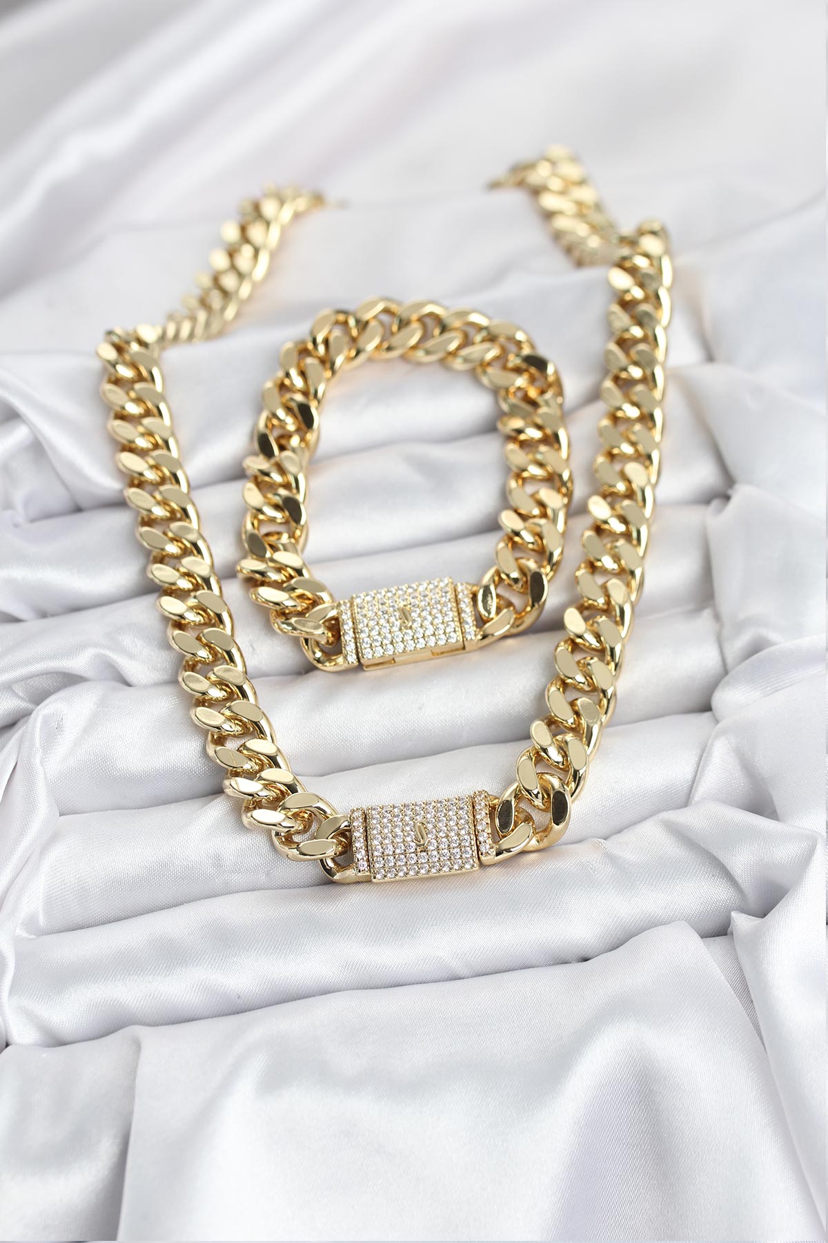 Xuping Gurmet Gold Renk Kolye ve Bileklik Seti - Lisinya