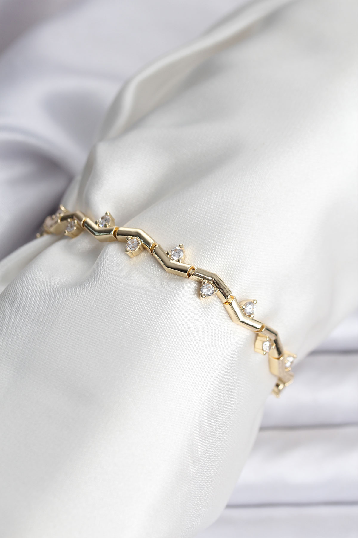 Zikzak Model Pirinç Gold Renk Bileklik - Lisinya Zikzak Model Pirinç Gold Renk Bileklik - Lisinya